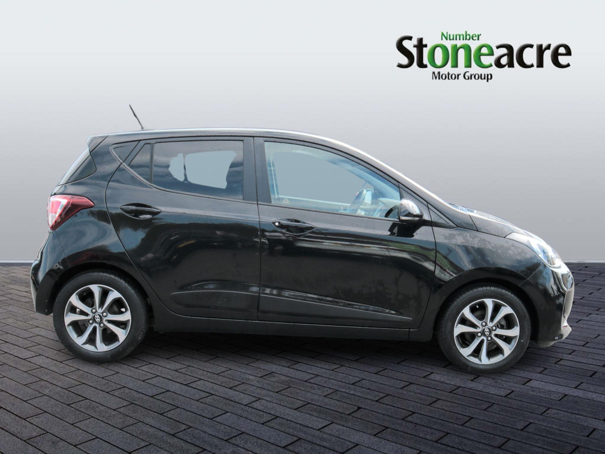 Hyundai i10 Image 2