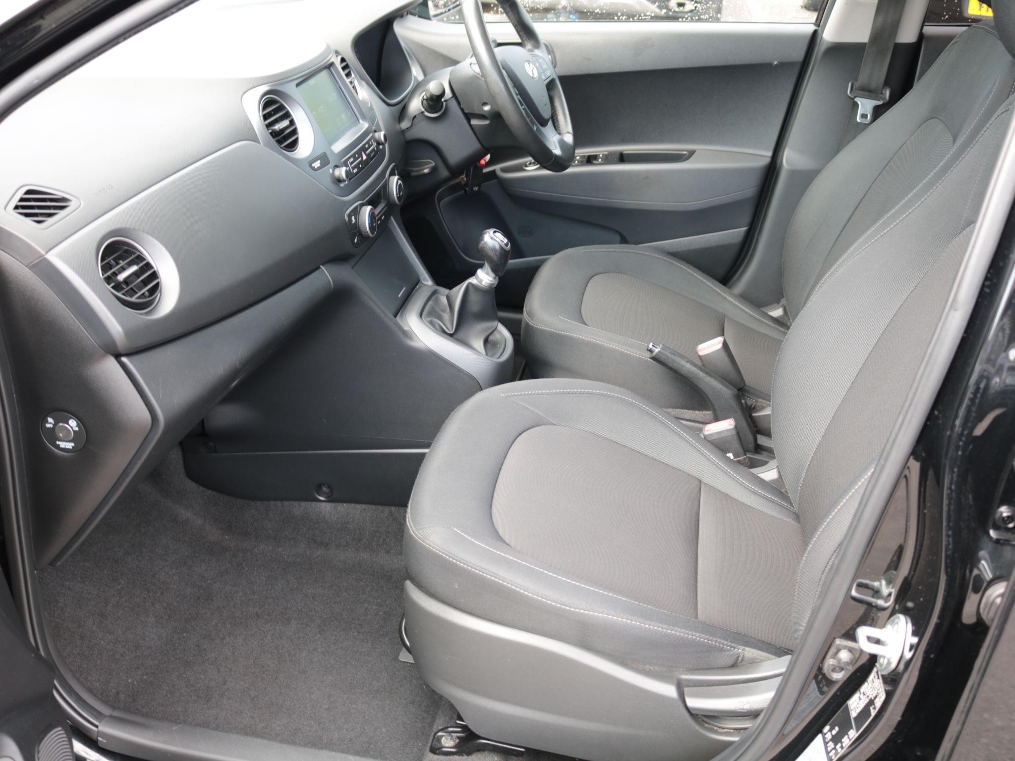 Hyundai i10 Image 13