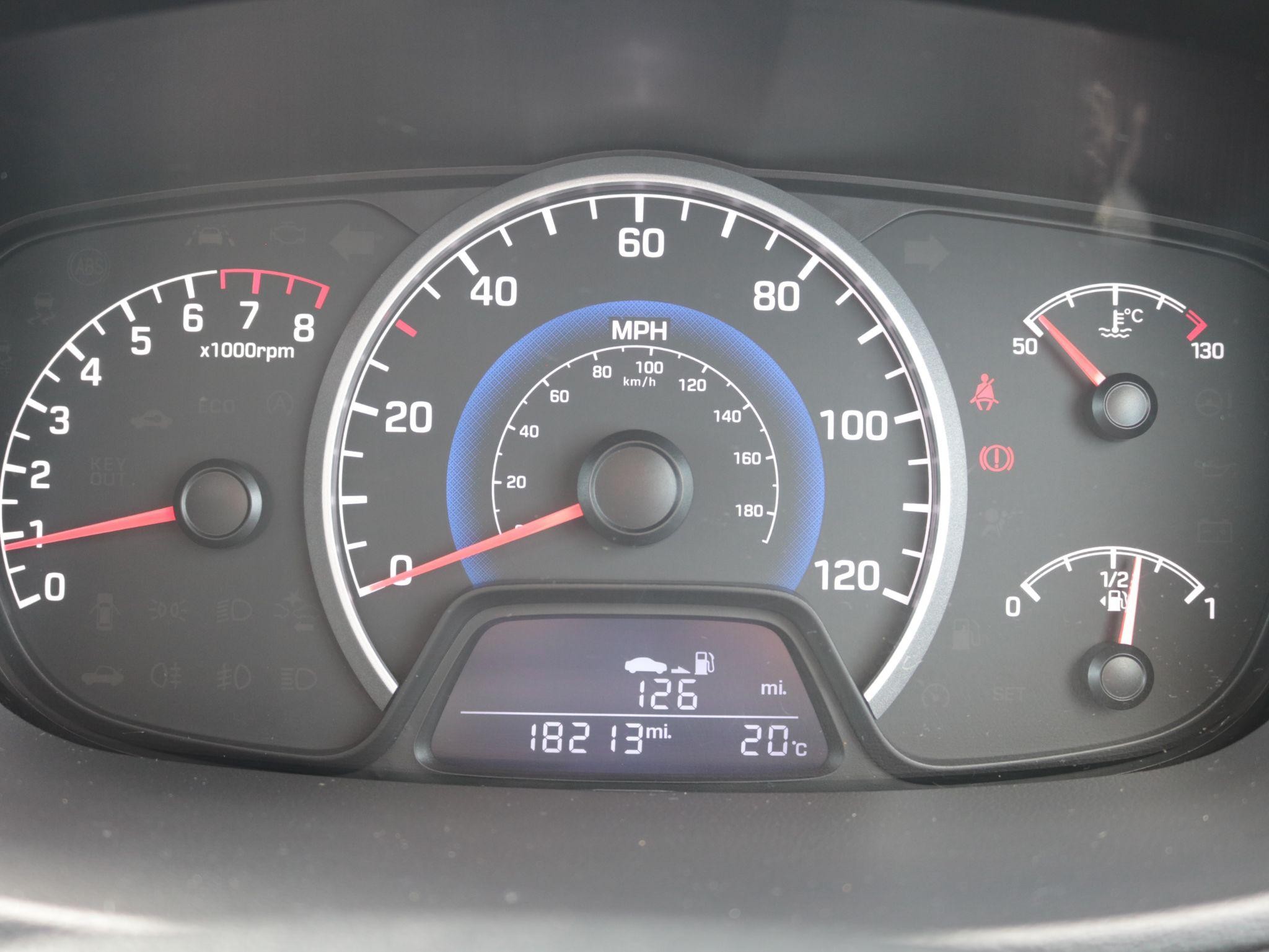 Hyundai i10 Image 14