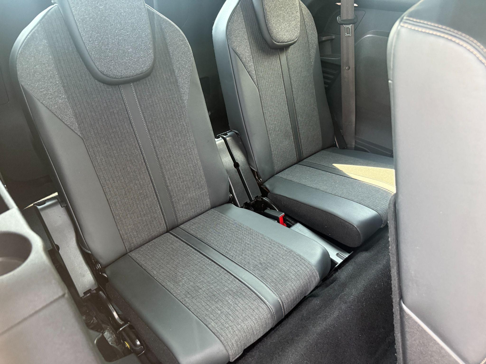 Peugeot 5008 Image 12