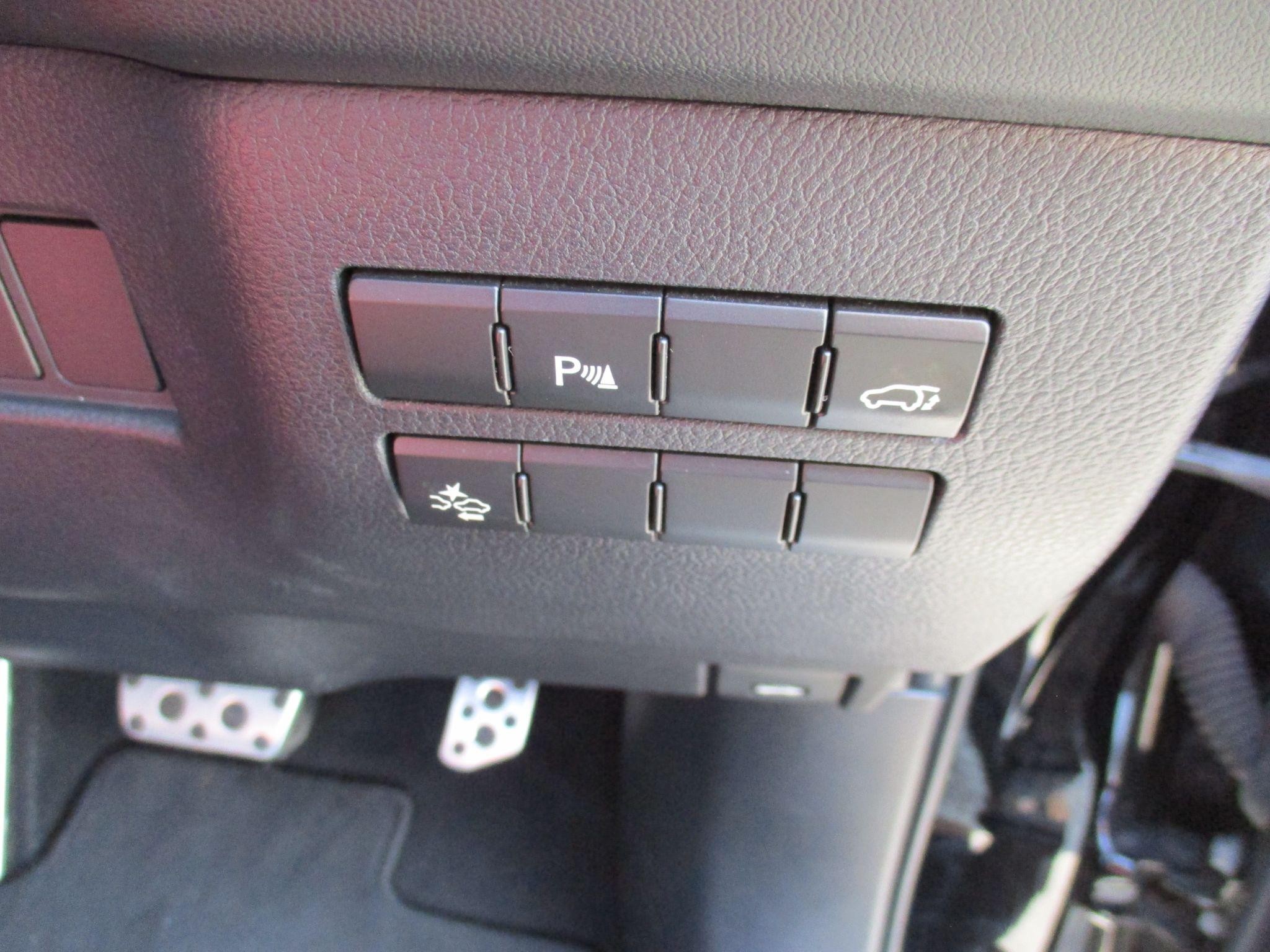 Lexus NX Self-Charging Hybrid Image 30