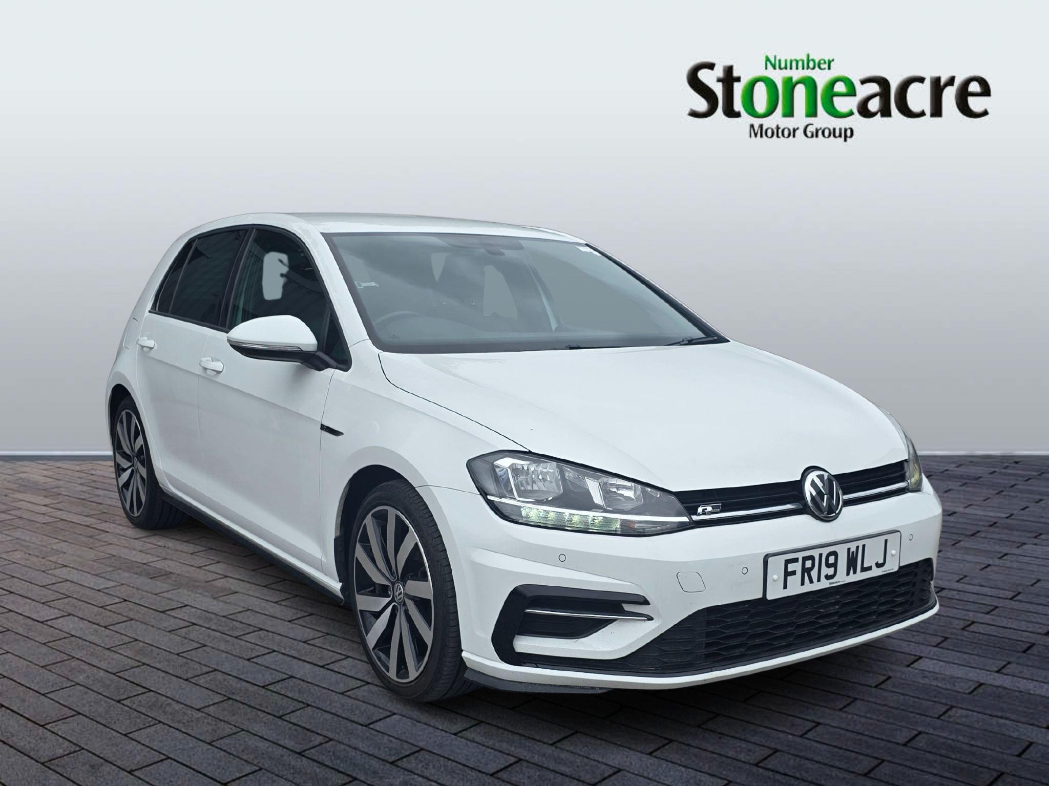 Volkswagen Golf Image 1