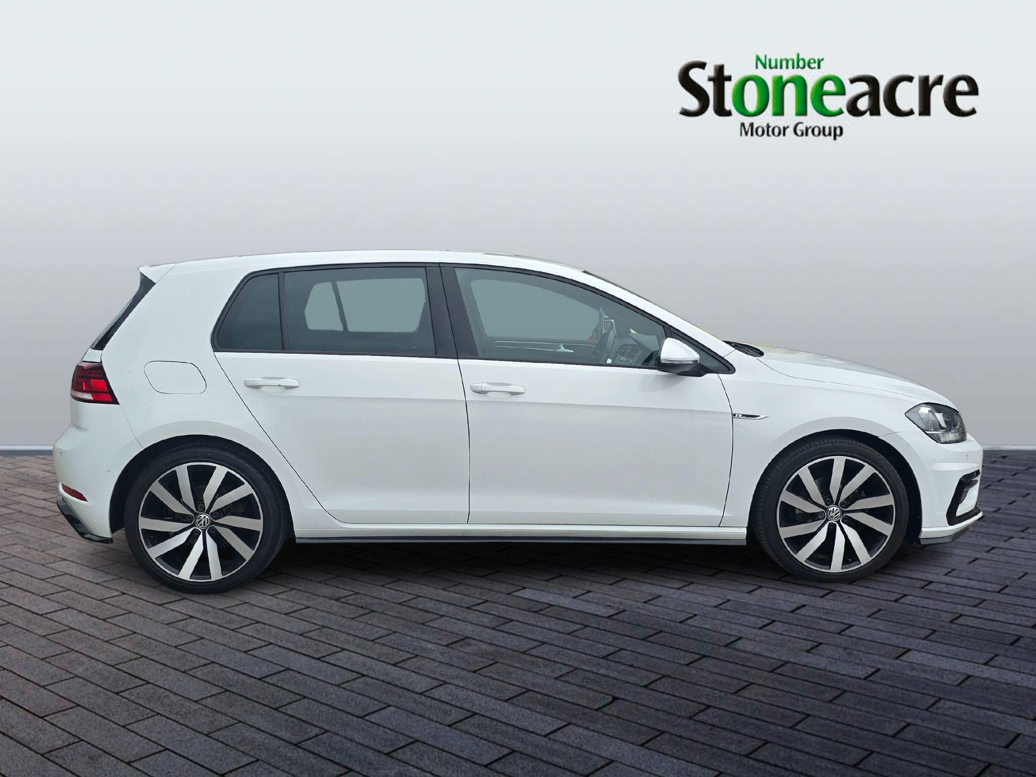 Volkswagen Golf Image 3