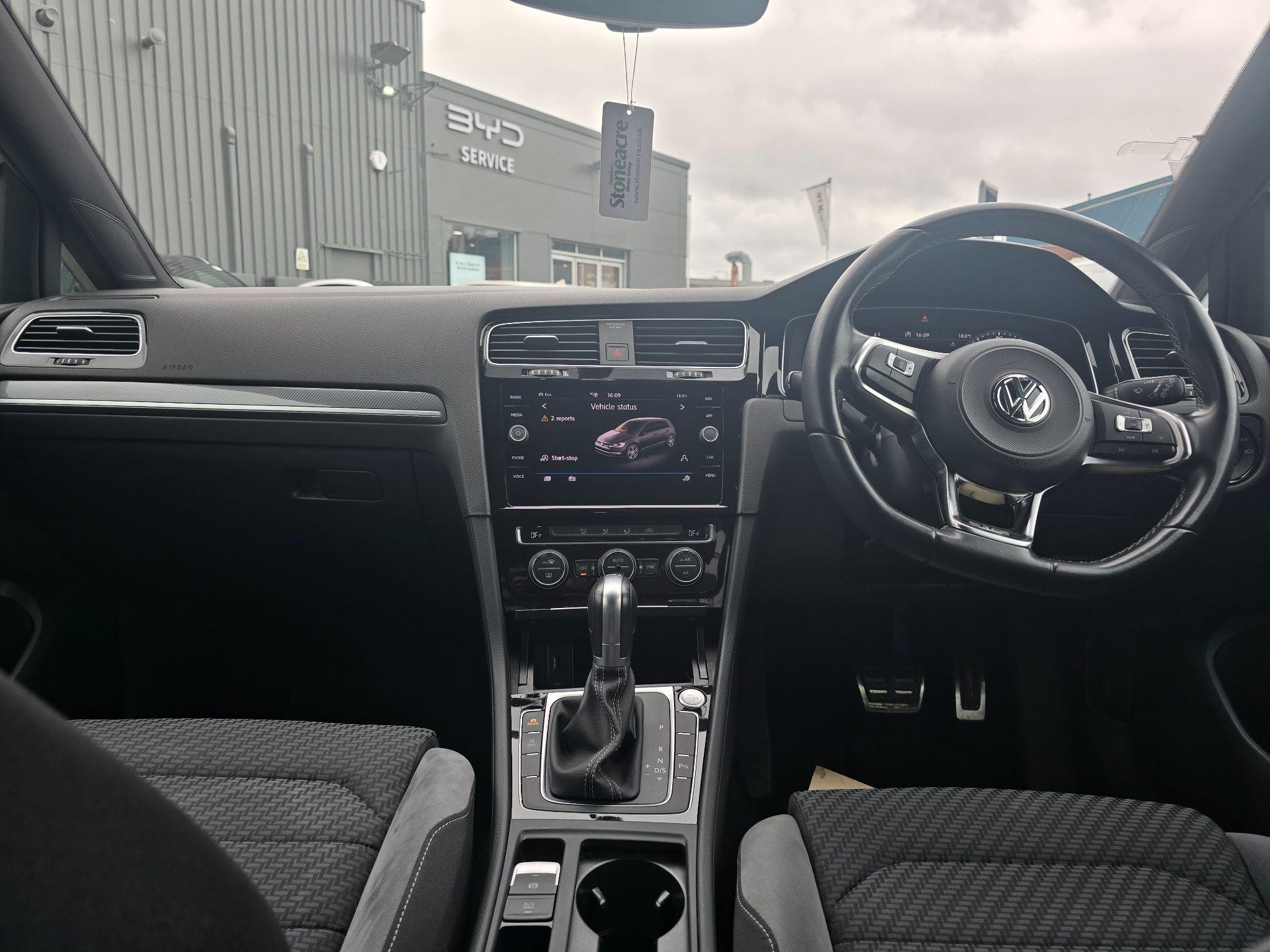 Volkswagen Golf Image 13