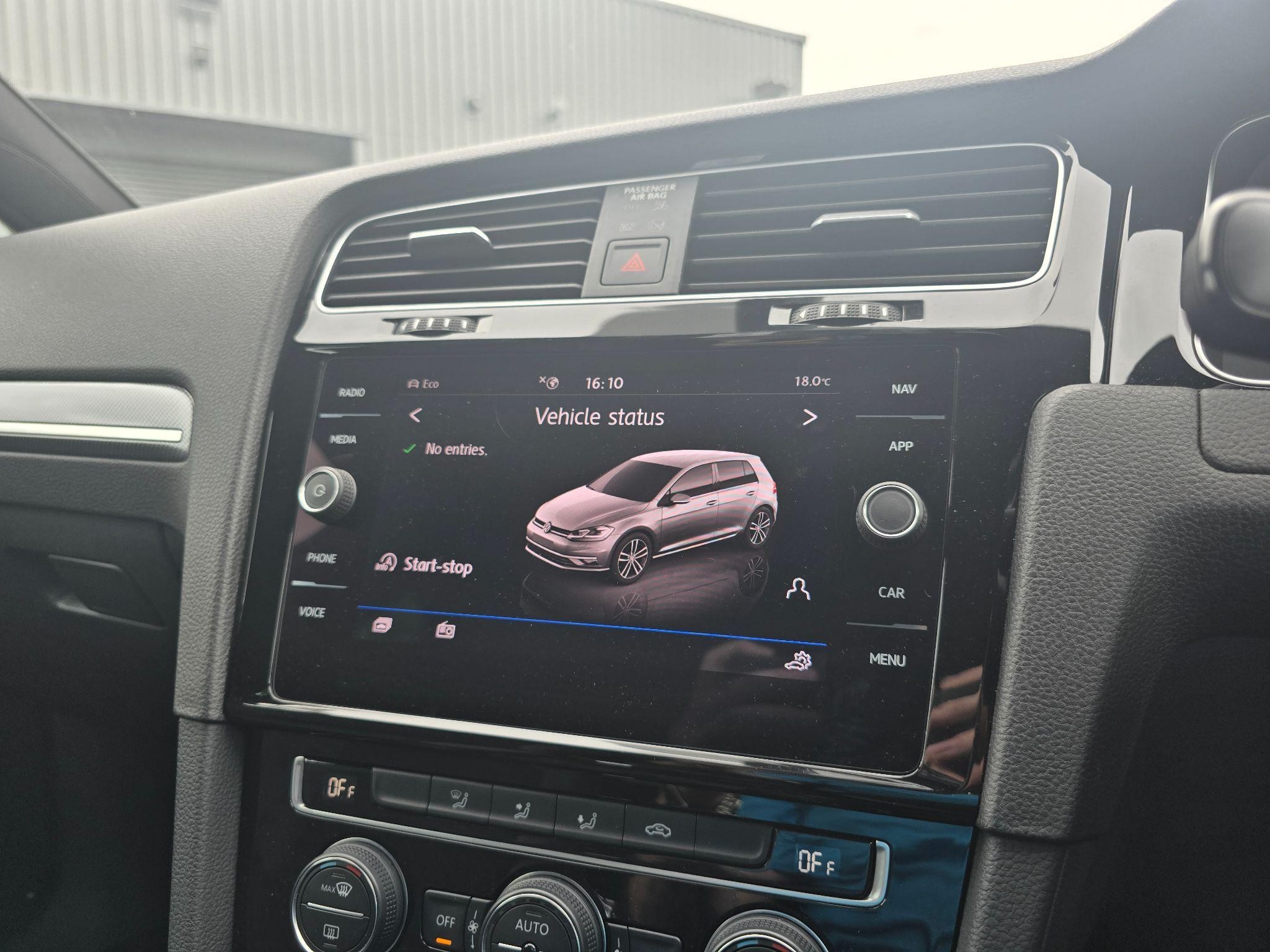 Volkswagen Golf Image 16