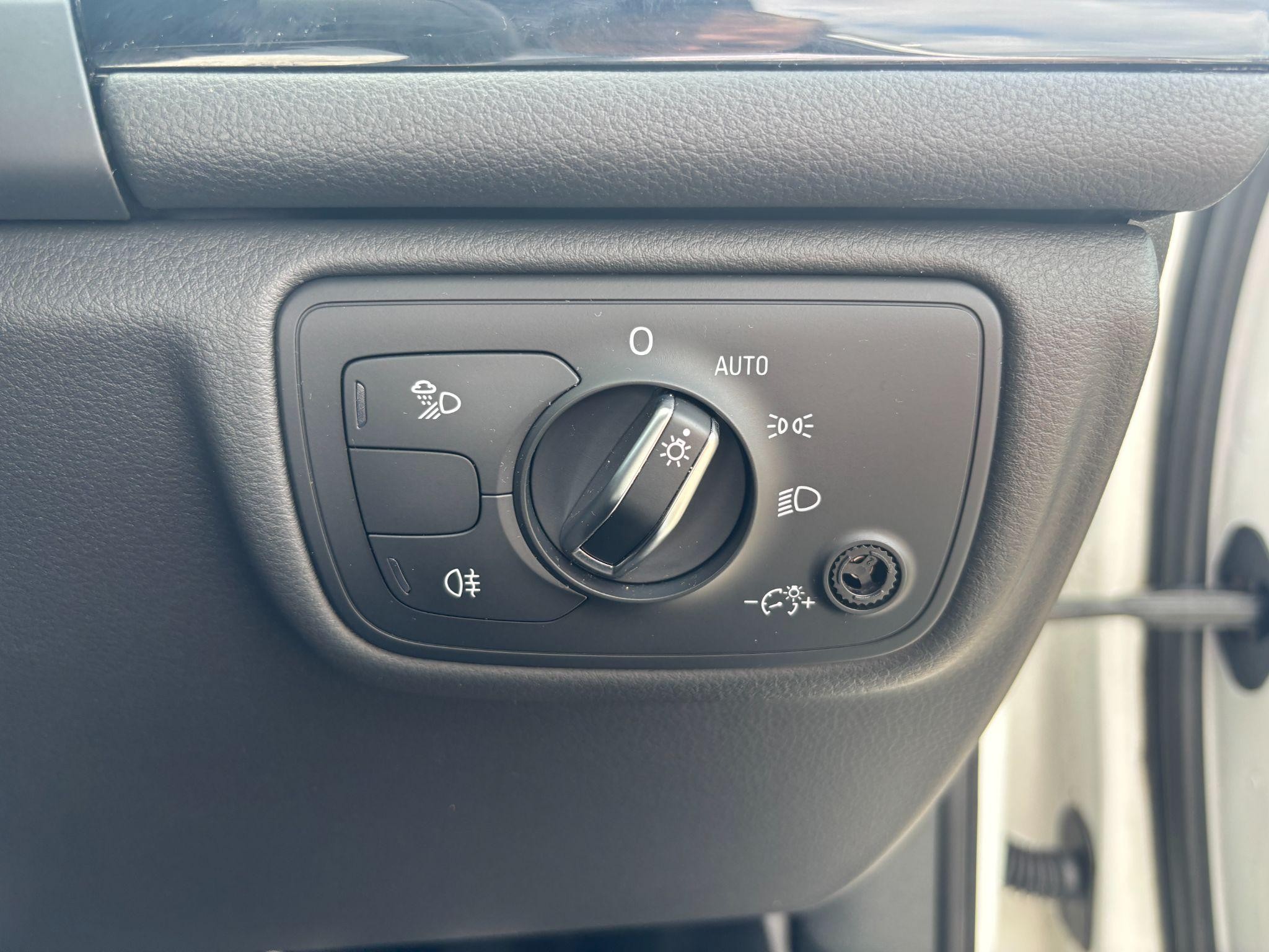 Audi A6 Avant Image 16