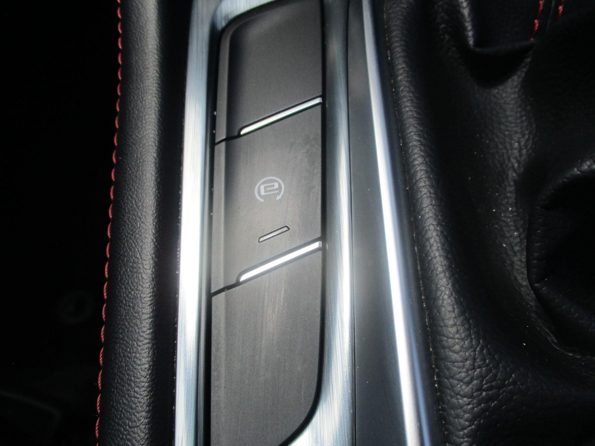 MG HS Image 20