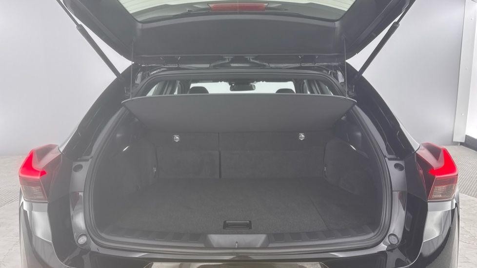 Lexus UX Self-Charging Hybrid Image 16