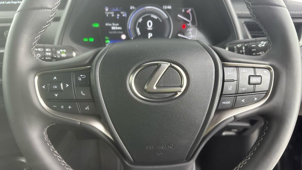 Lexus UX Self-Charging Hybrid Image 17