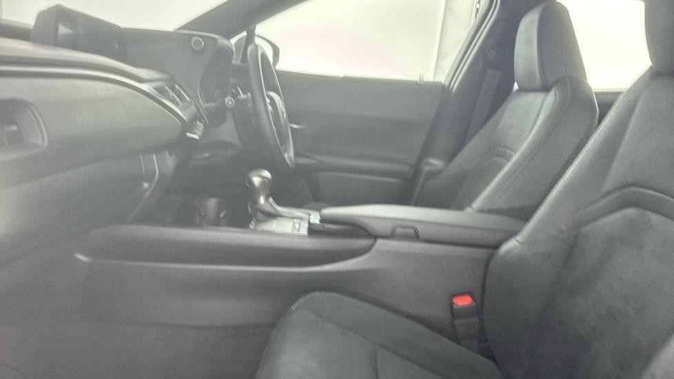 Lexus UX Self-Charging Hybrid Image 18