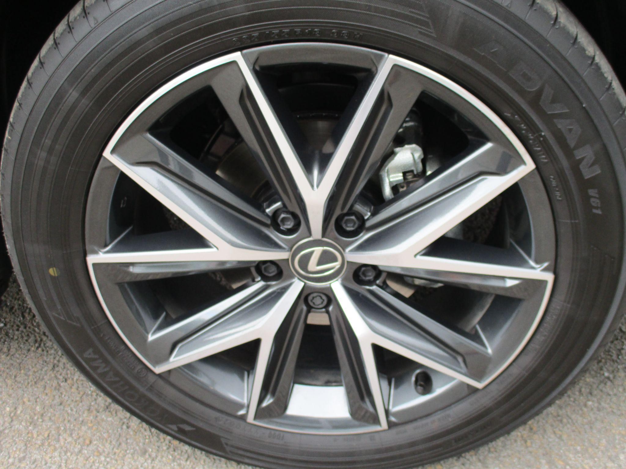 Lexus LBX Image 23