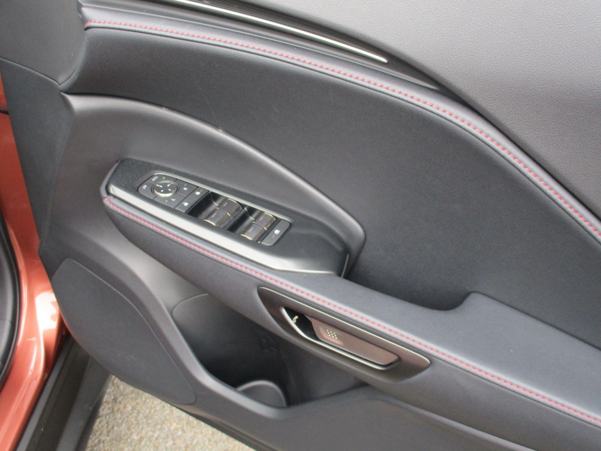 Lexus LBX Image 25