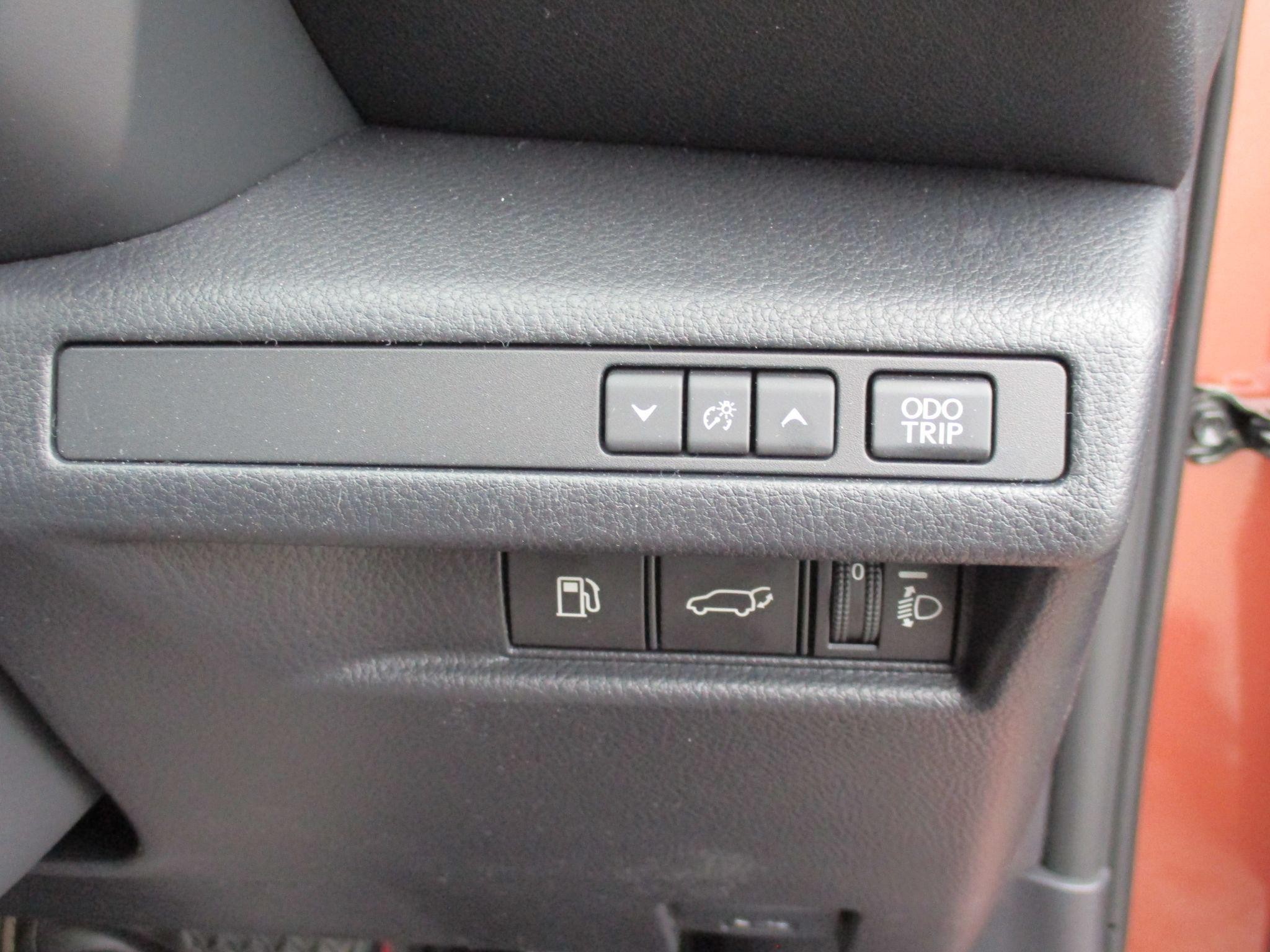 Lexus LBX Image 26