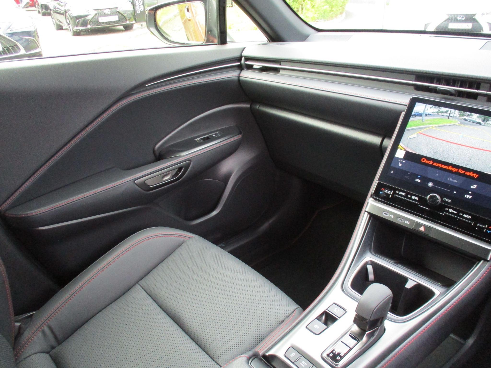 Lexus LBX Image 36