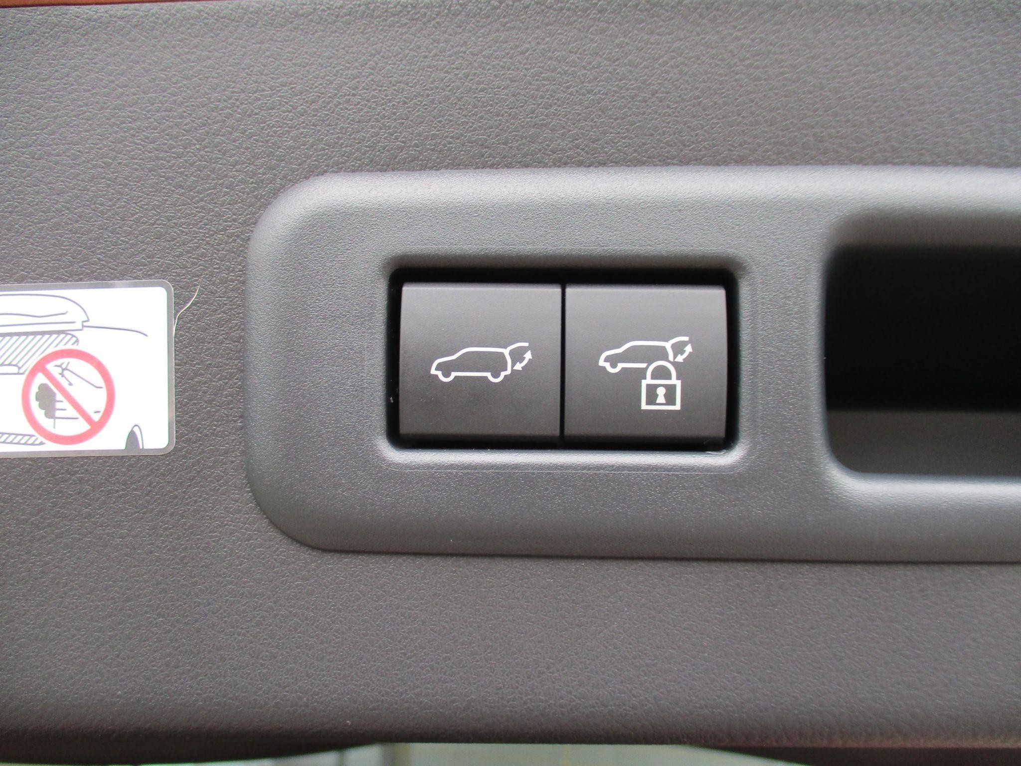 Lexus LBX Image 47