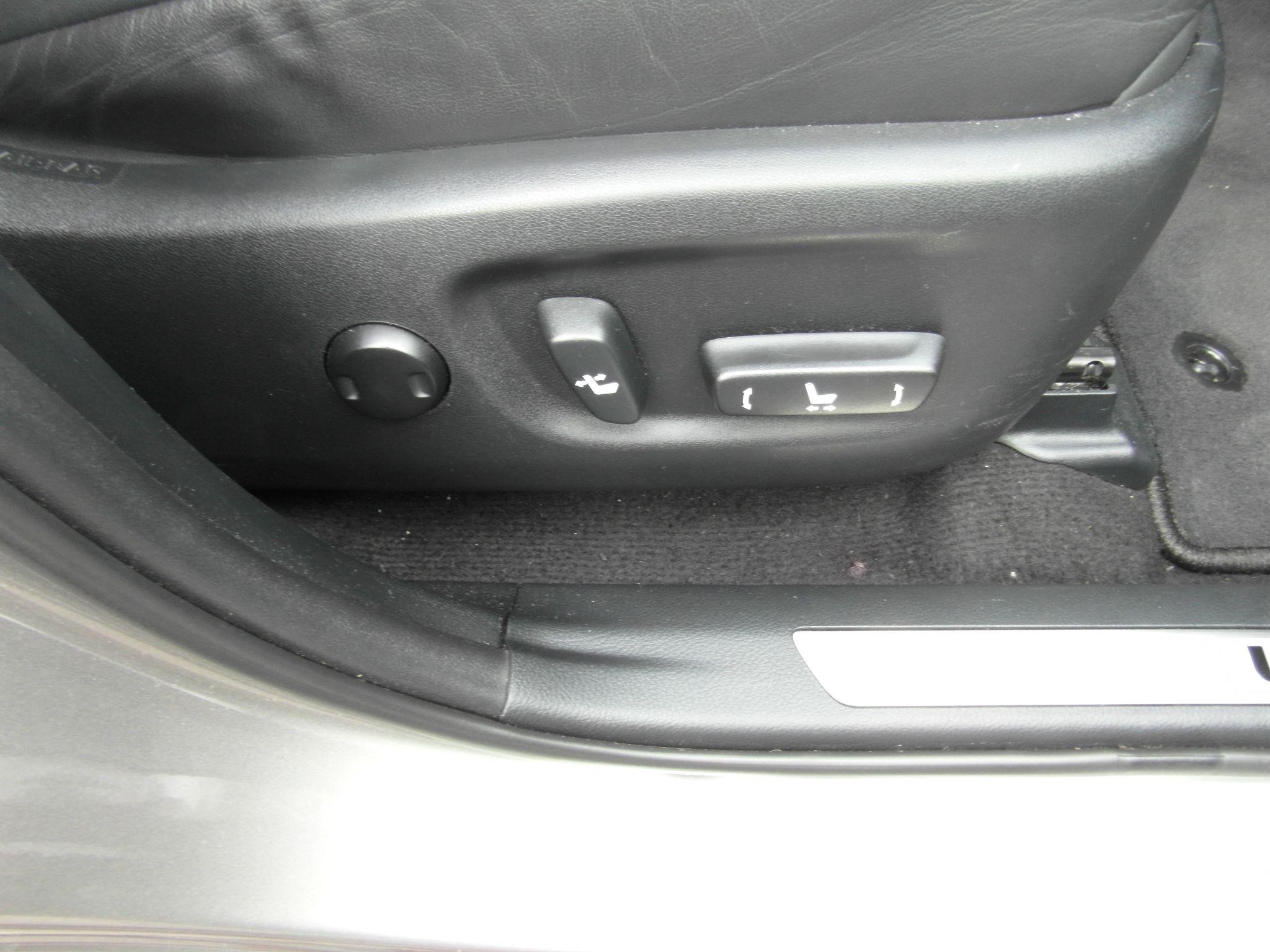 Lexus NX Self-Charging Hybrid Image 18