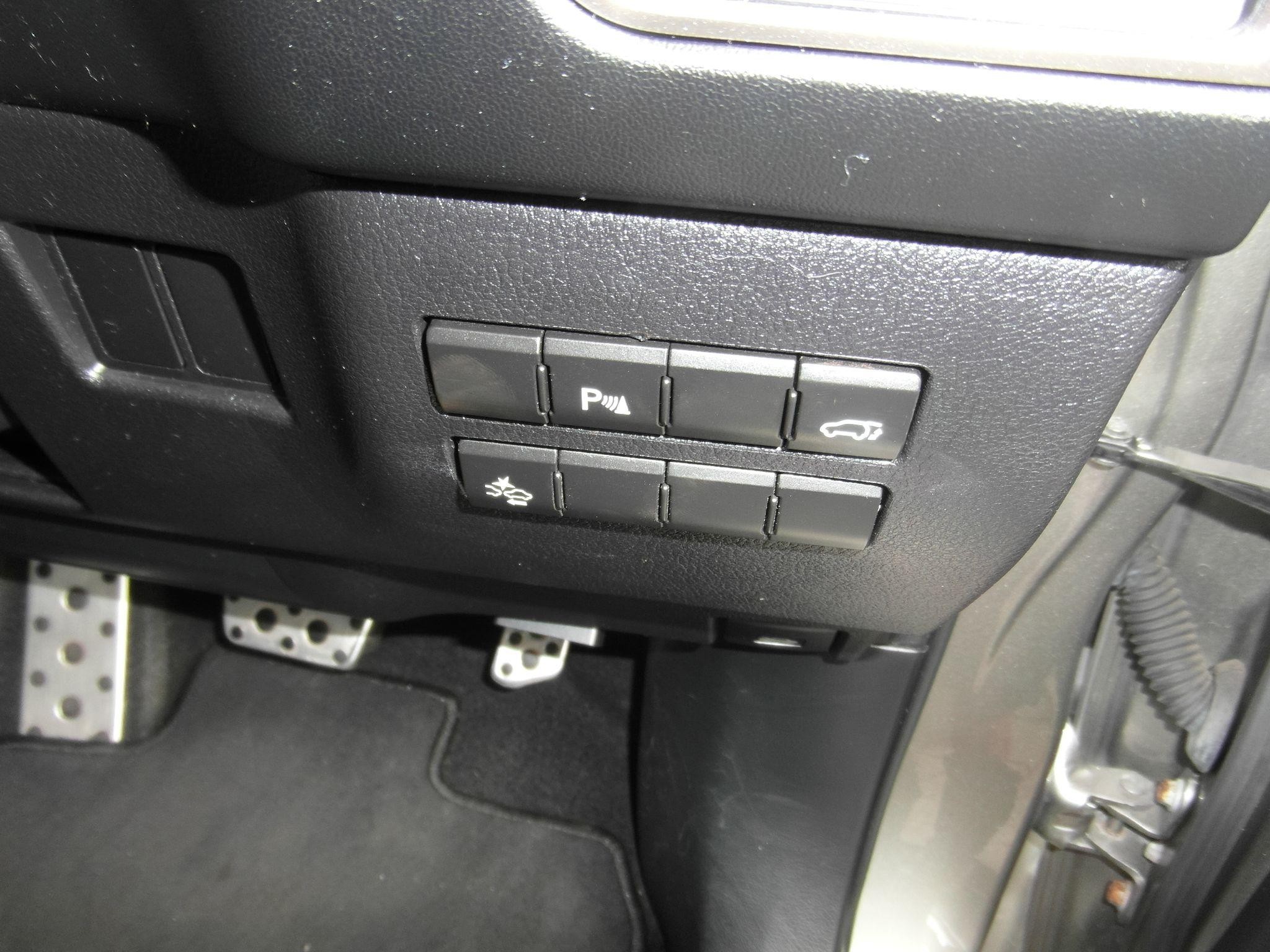 Lexus NX Self-Charging Hybrid Image 21