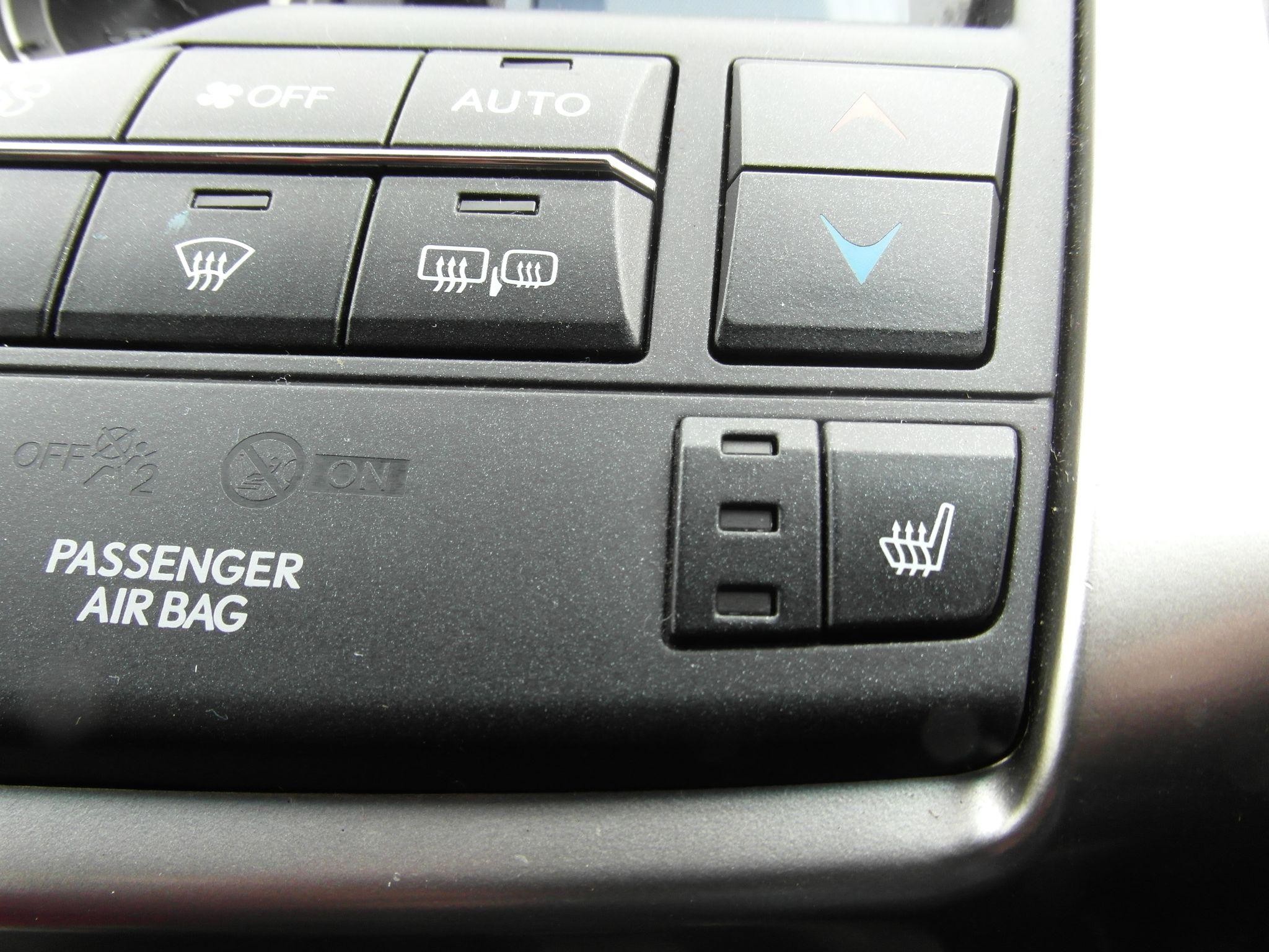 Lexus NX Self-Charging Hybrid Image 38