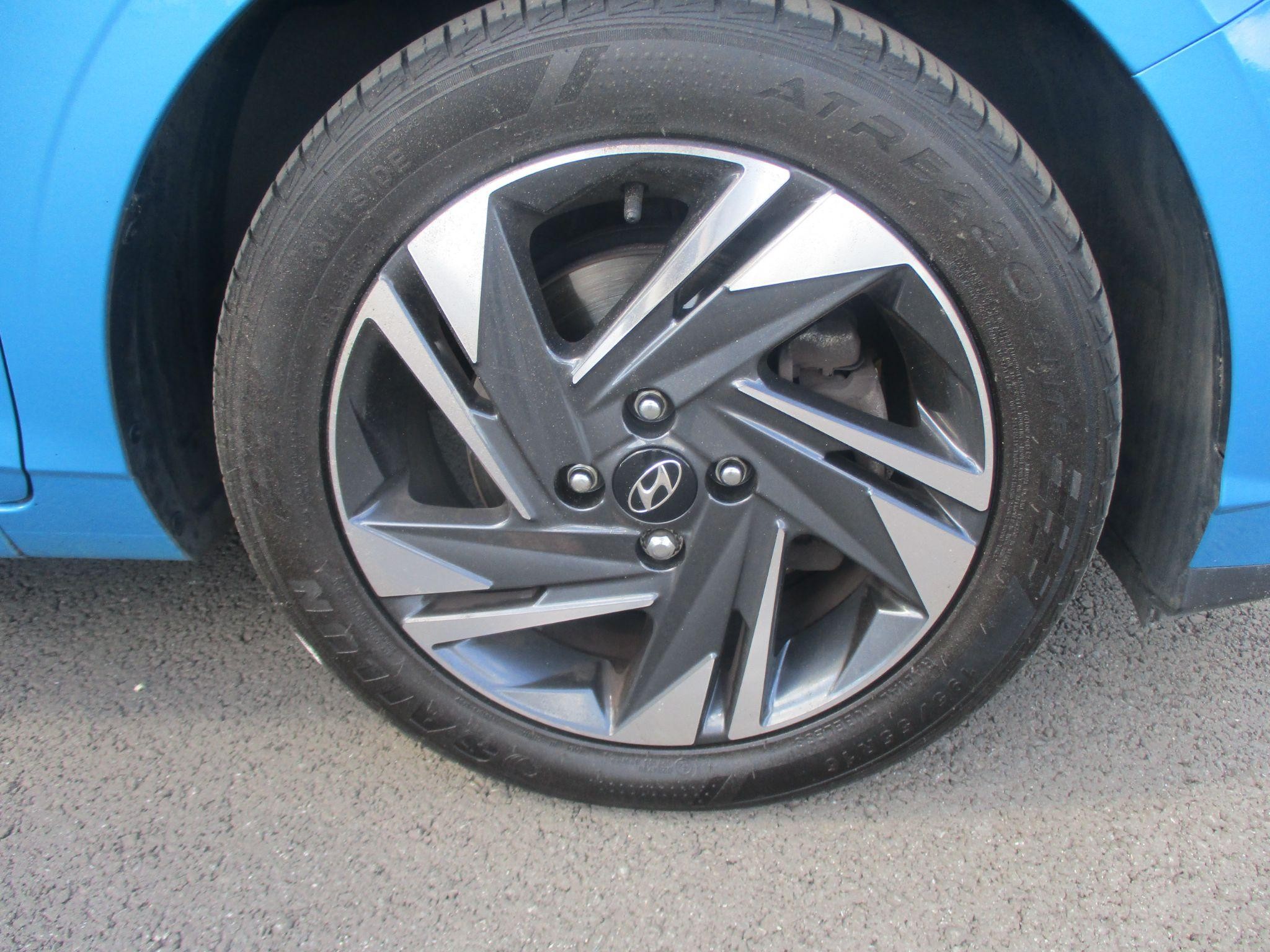Hyundai i20 Image 8