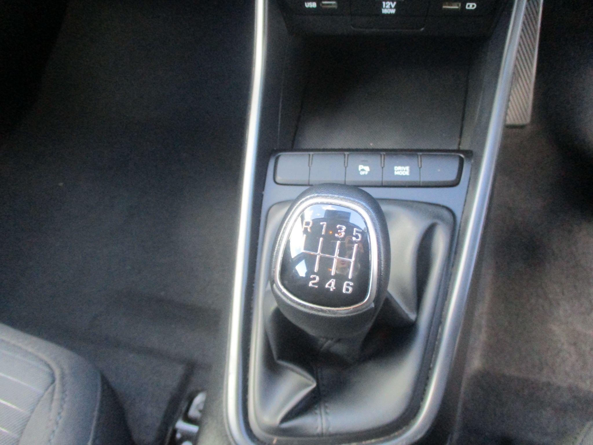 Hyundai i20 Image 14