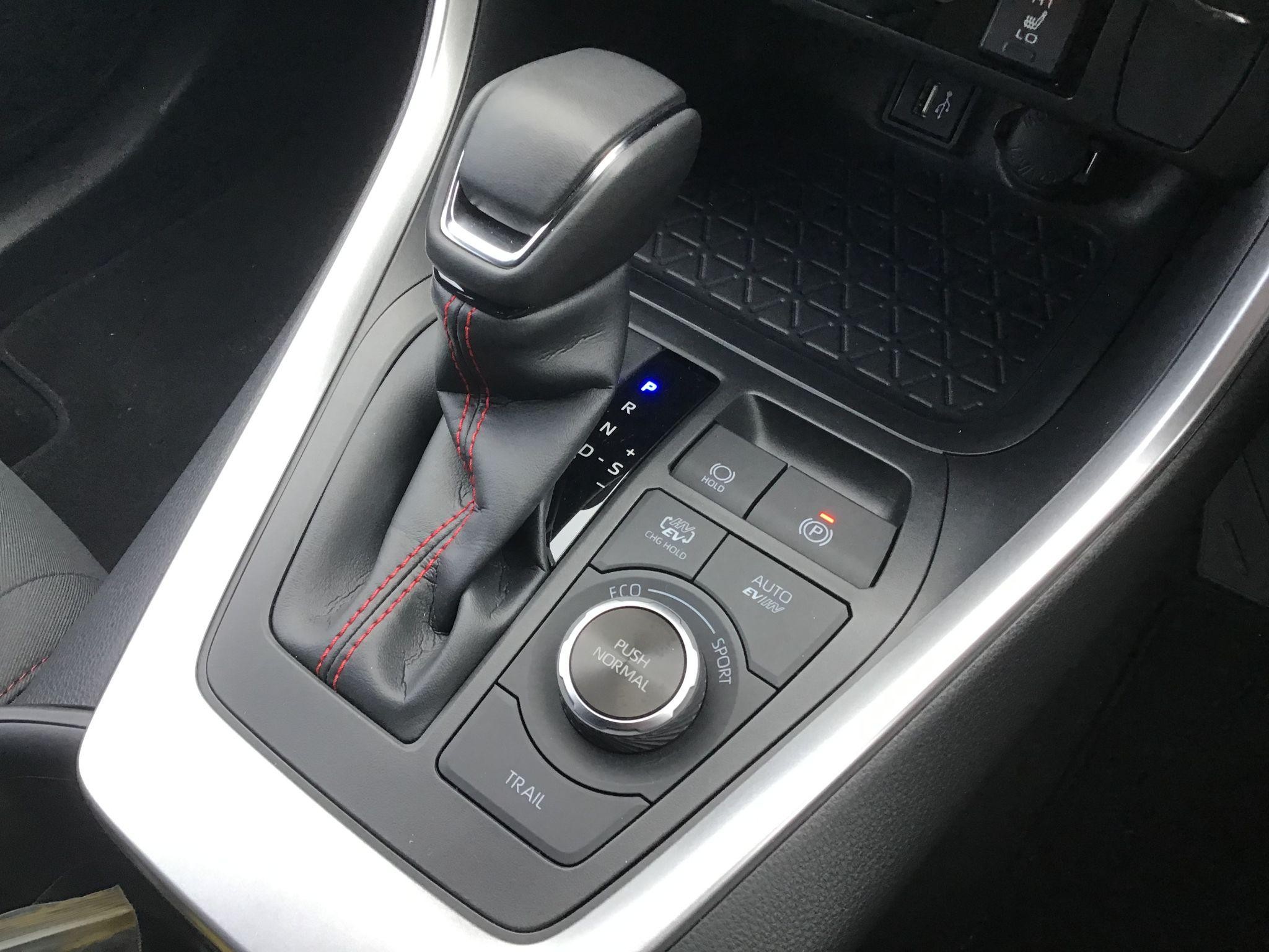 Toyota RAV4 Image 17