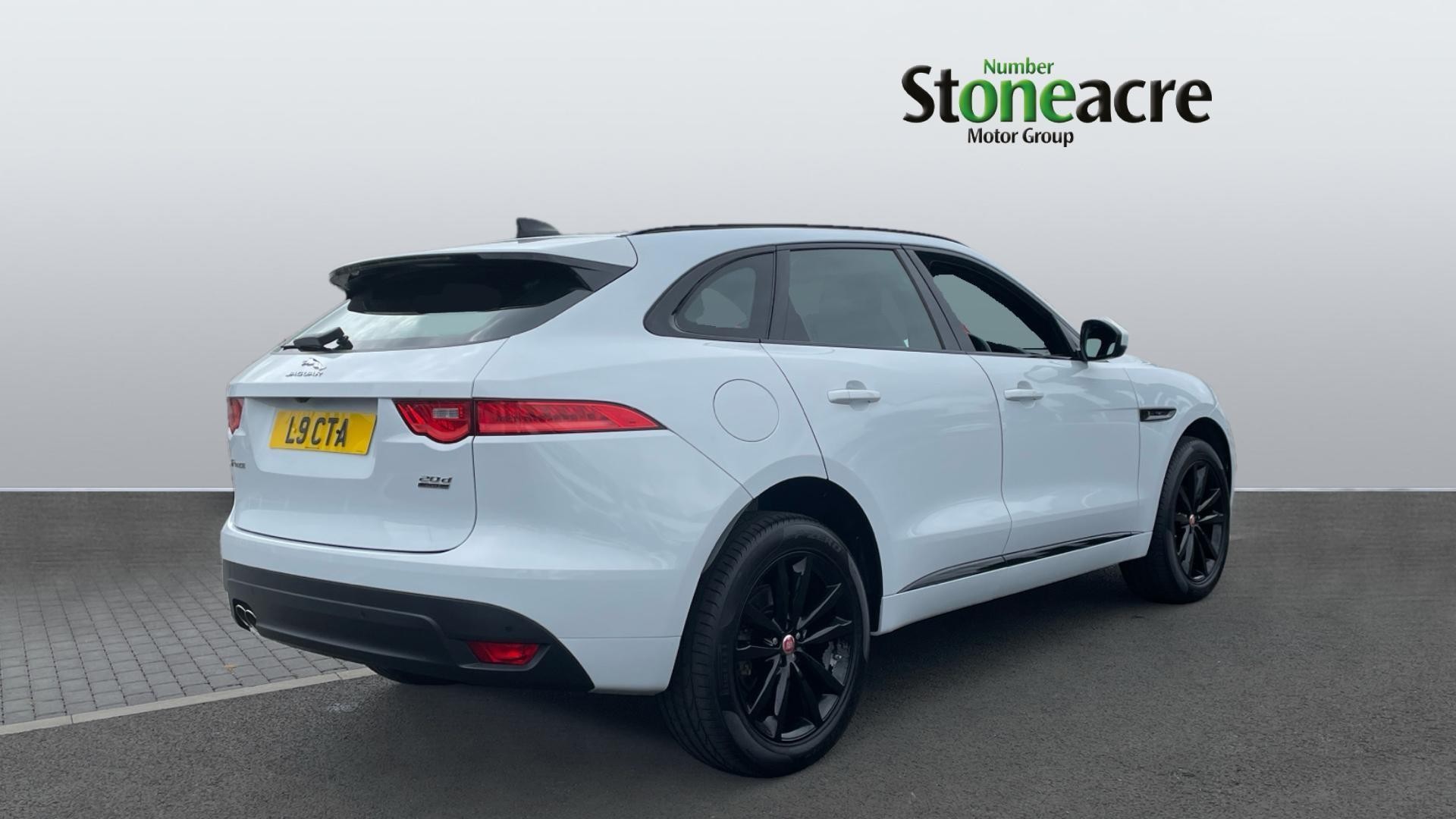 Jaguar F-Pace Image 2