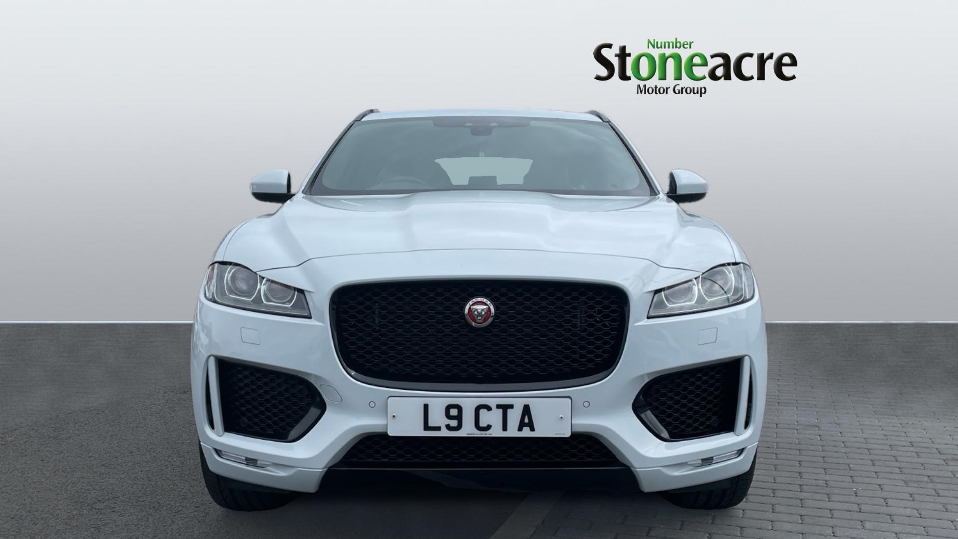 Jaguar F-Pace Image 8