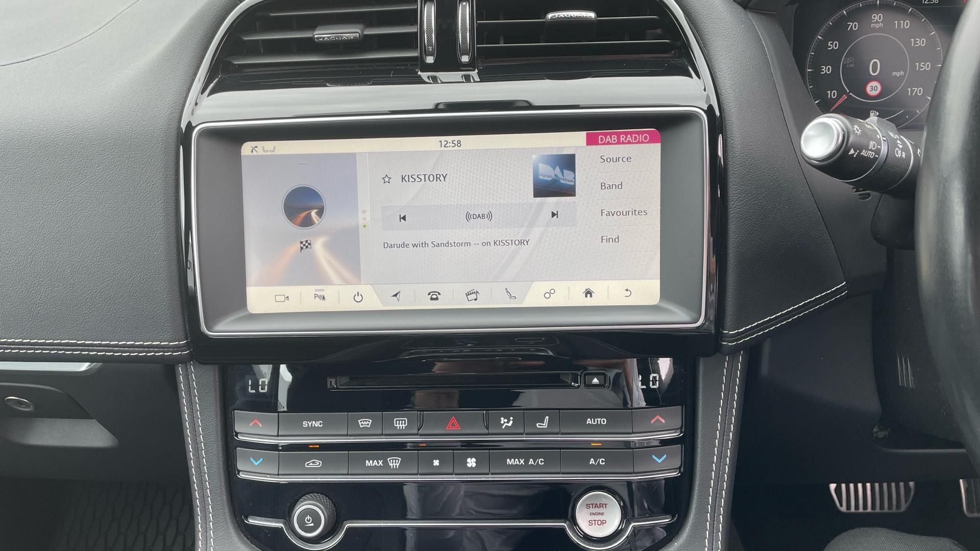 Jaguar F-Pace Image 16