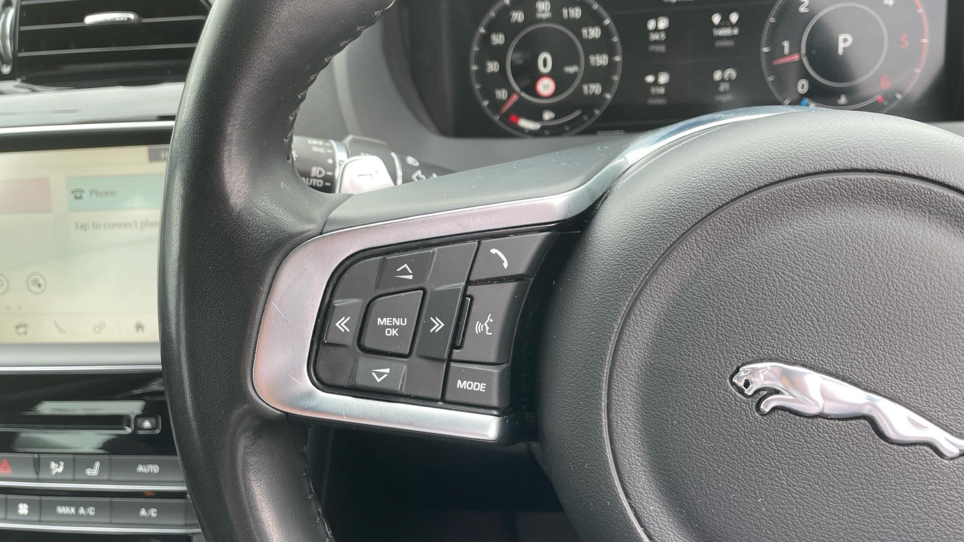Jaguar F-Pace Image 19