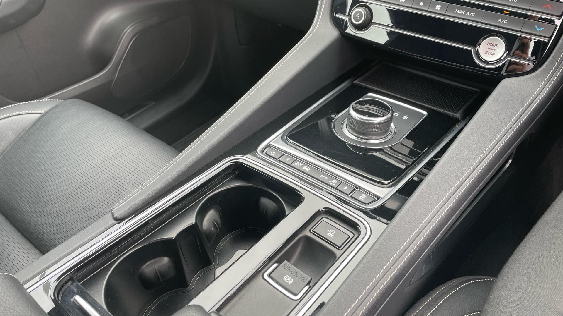 Jaguar F-Pace Image 24