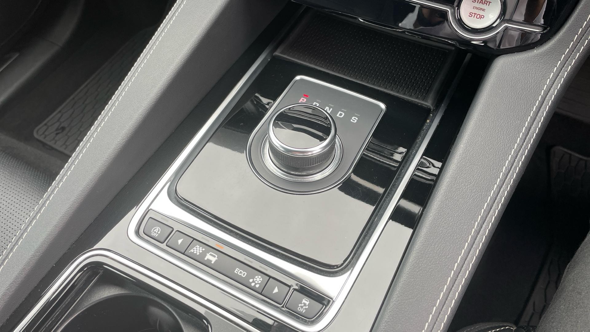 Jaguar F-Pace Image 25