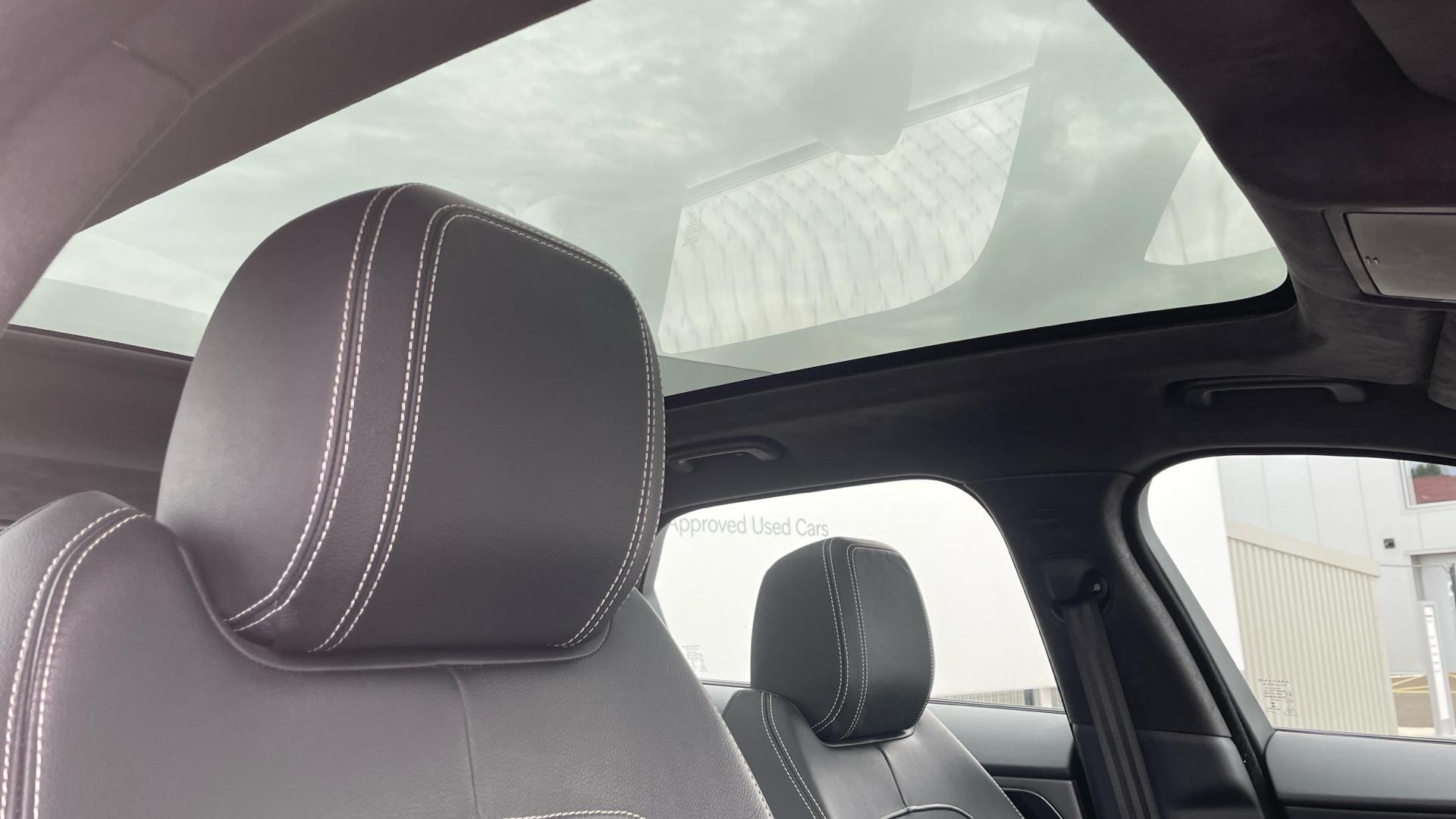 Jaguar F-Pace Image 29