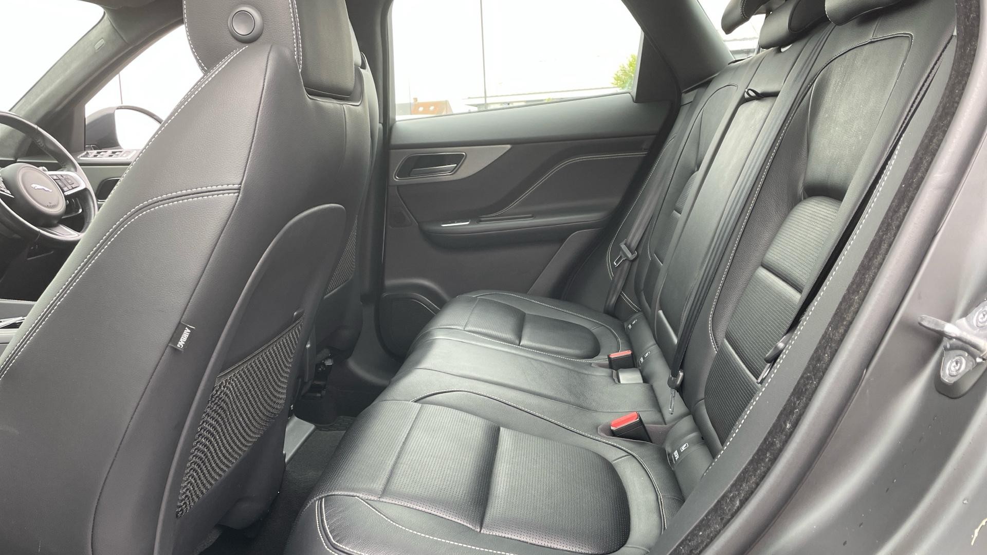 Jaguar F-Pace Image 31