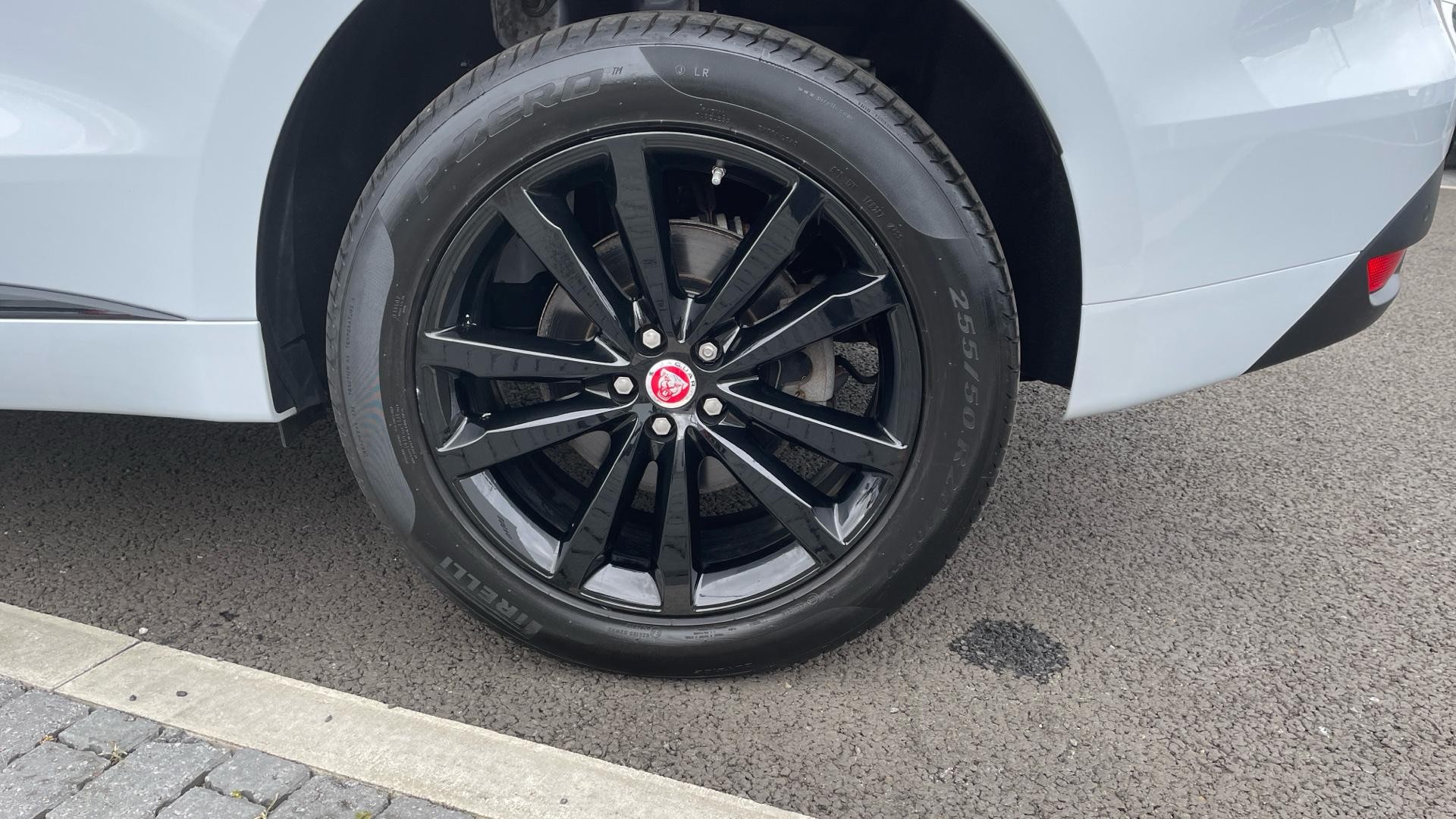 Jaguar F-Pace Image 42
