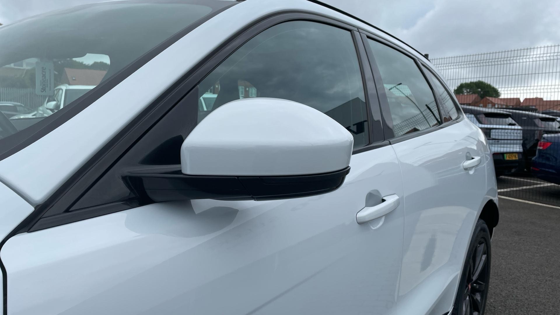 Jaguar F-Pace Image 43