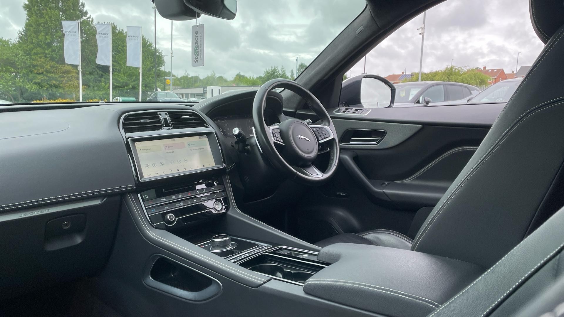 Jaguar F-Pace Image 50