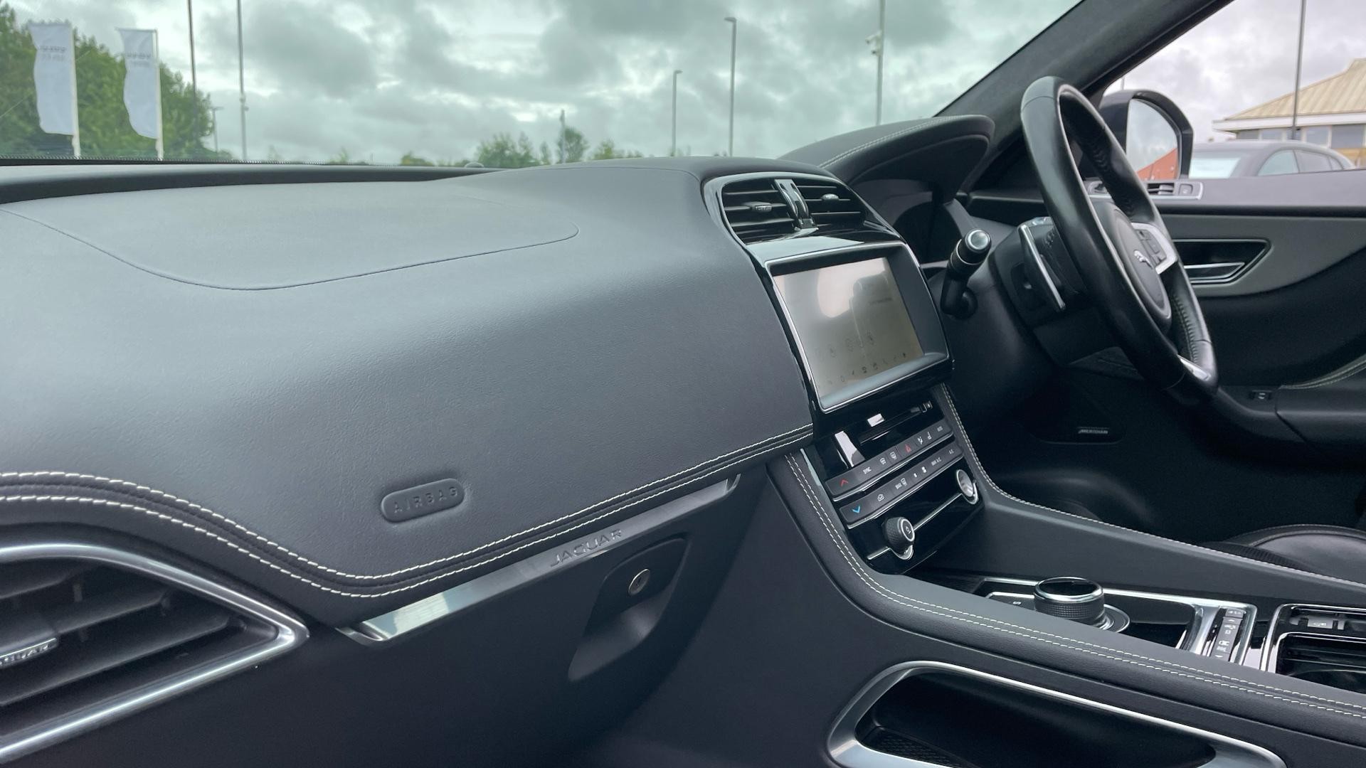 Jaguar F-Pace Image 51