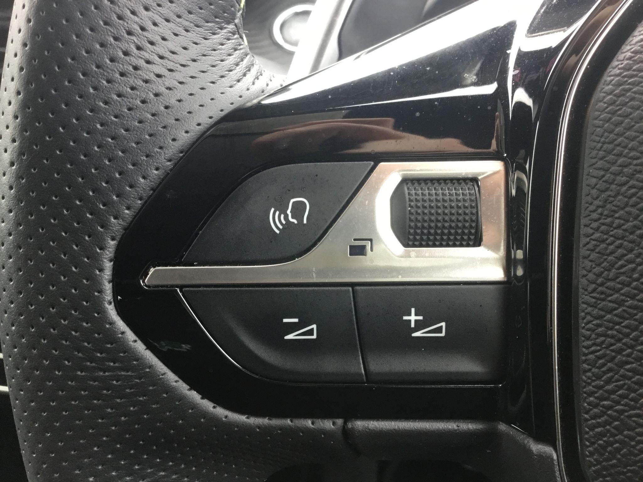 Peugeot 208 Image 16