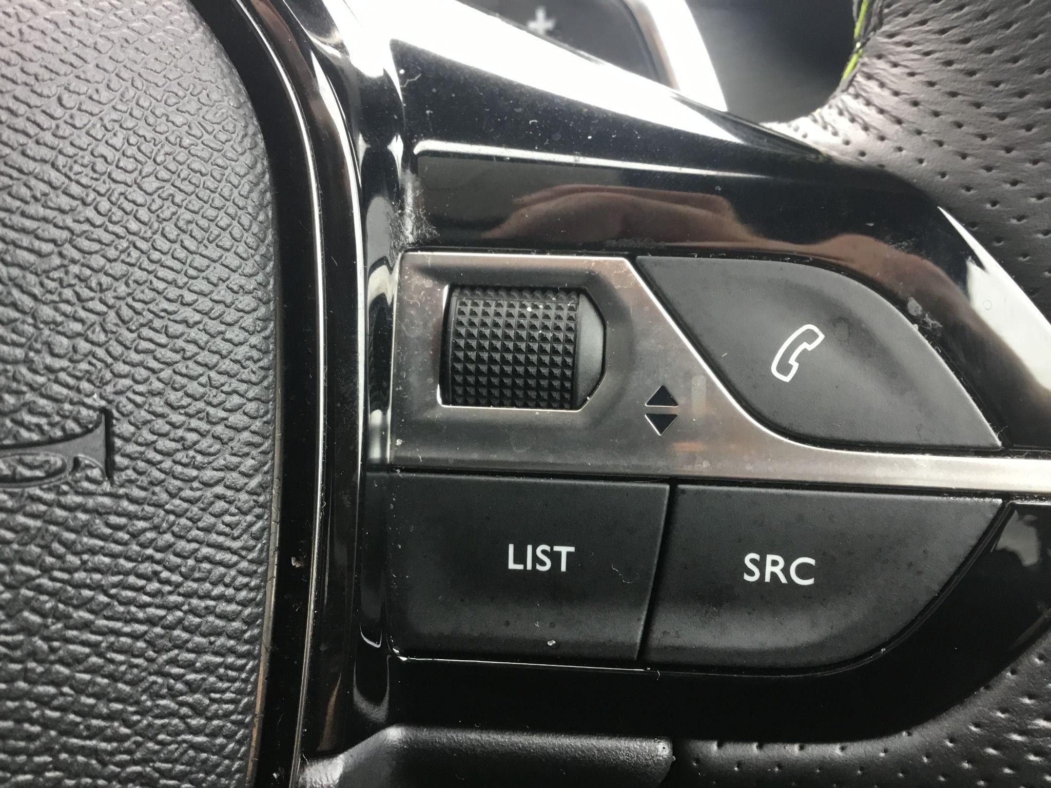 Peugeot 208 Image 17