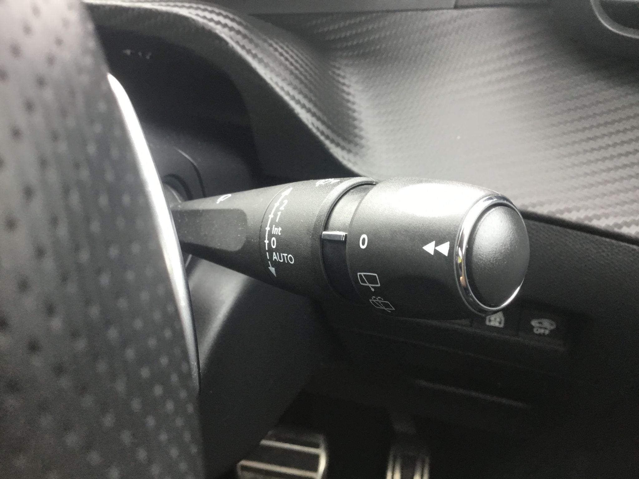 Peugeot 208 Image 20