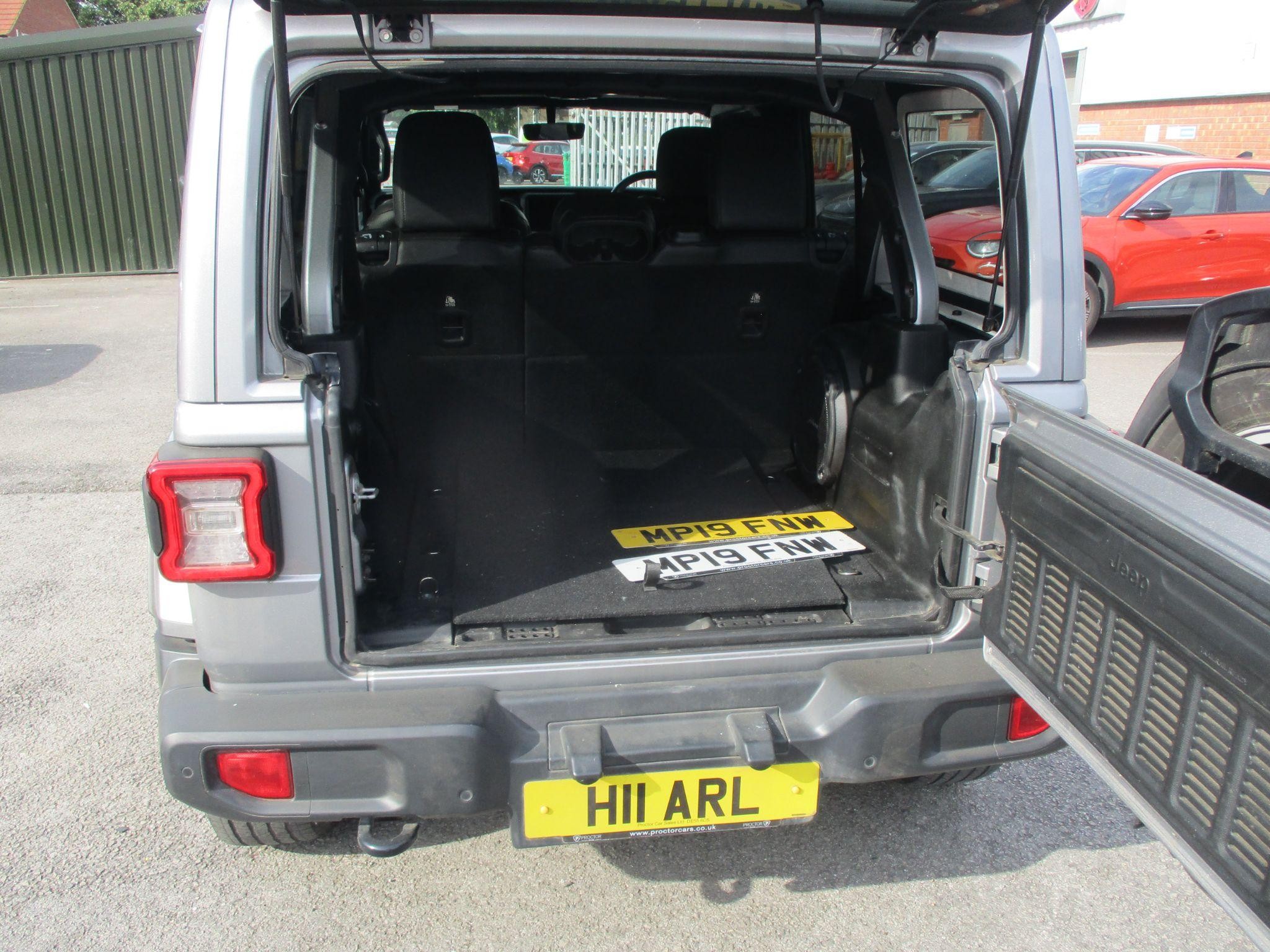 Jeep Wrangler Image 19