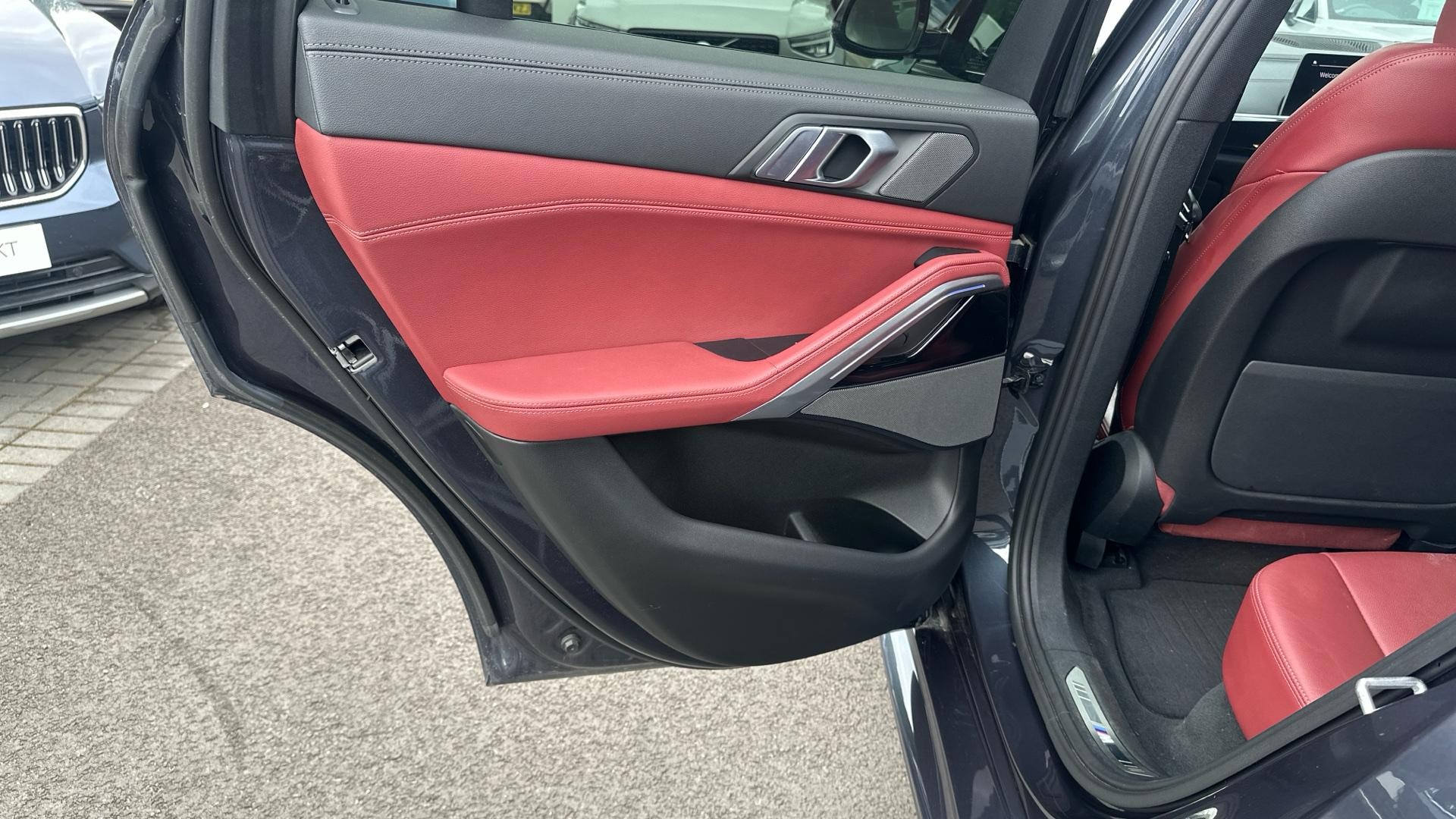 BMW X6 Image 21