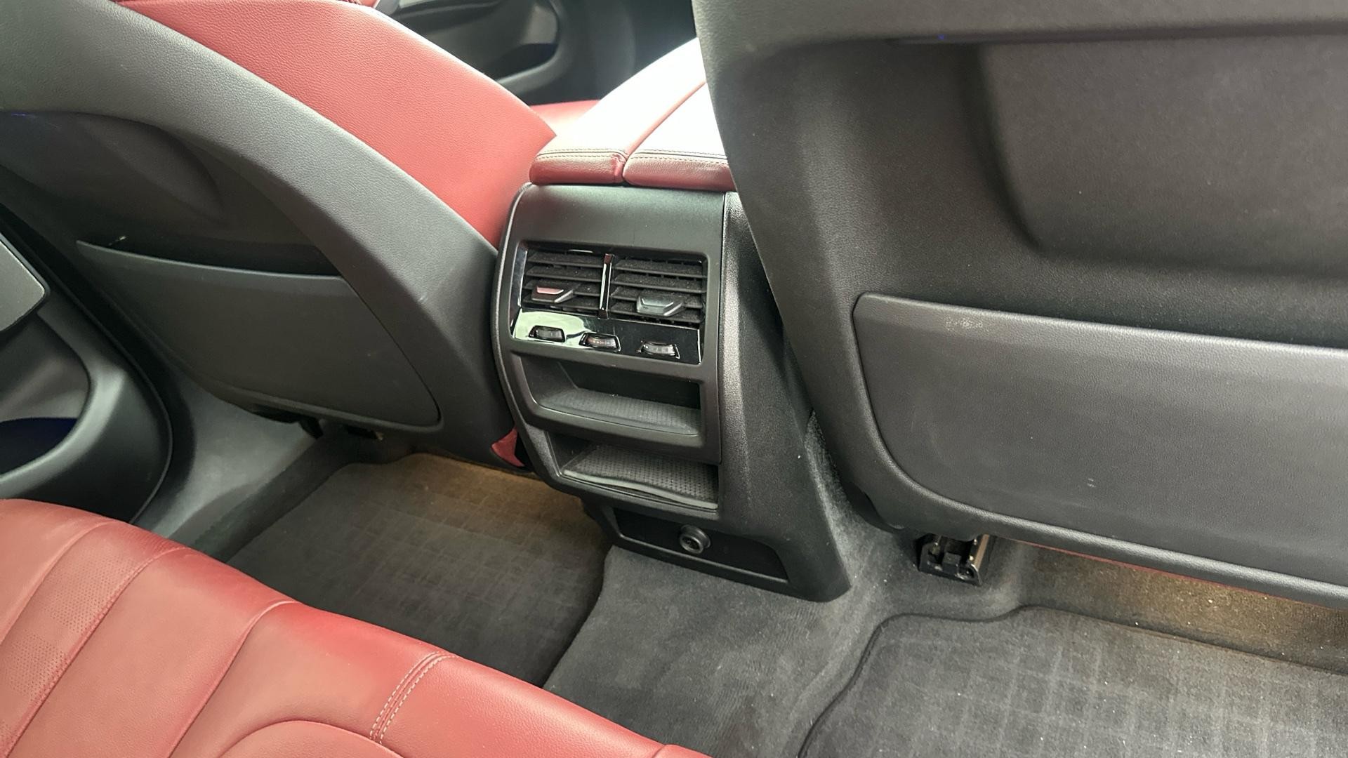 BMW X6 Image 31