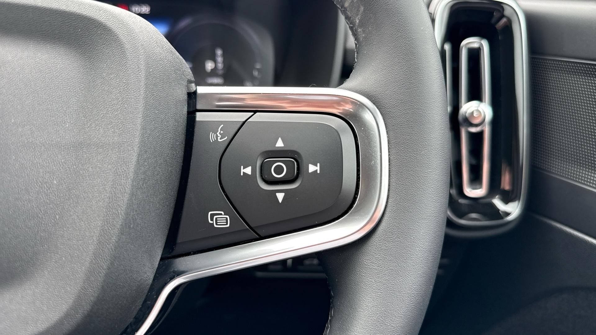 Volvo XC40 Image 17