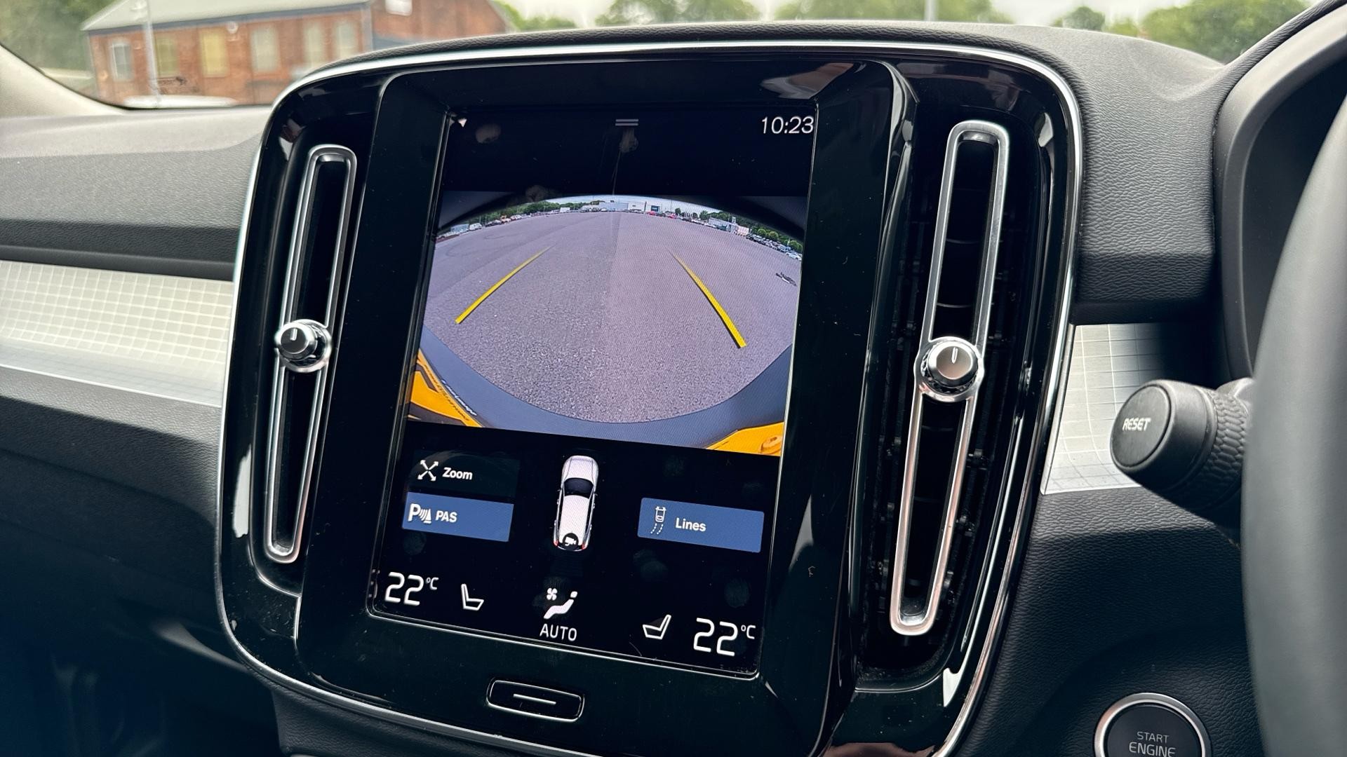 Volvo XC40 Image 32