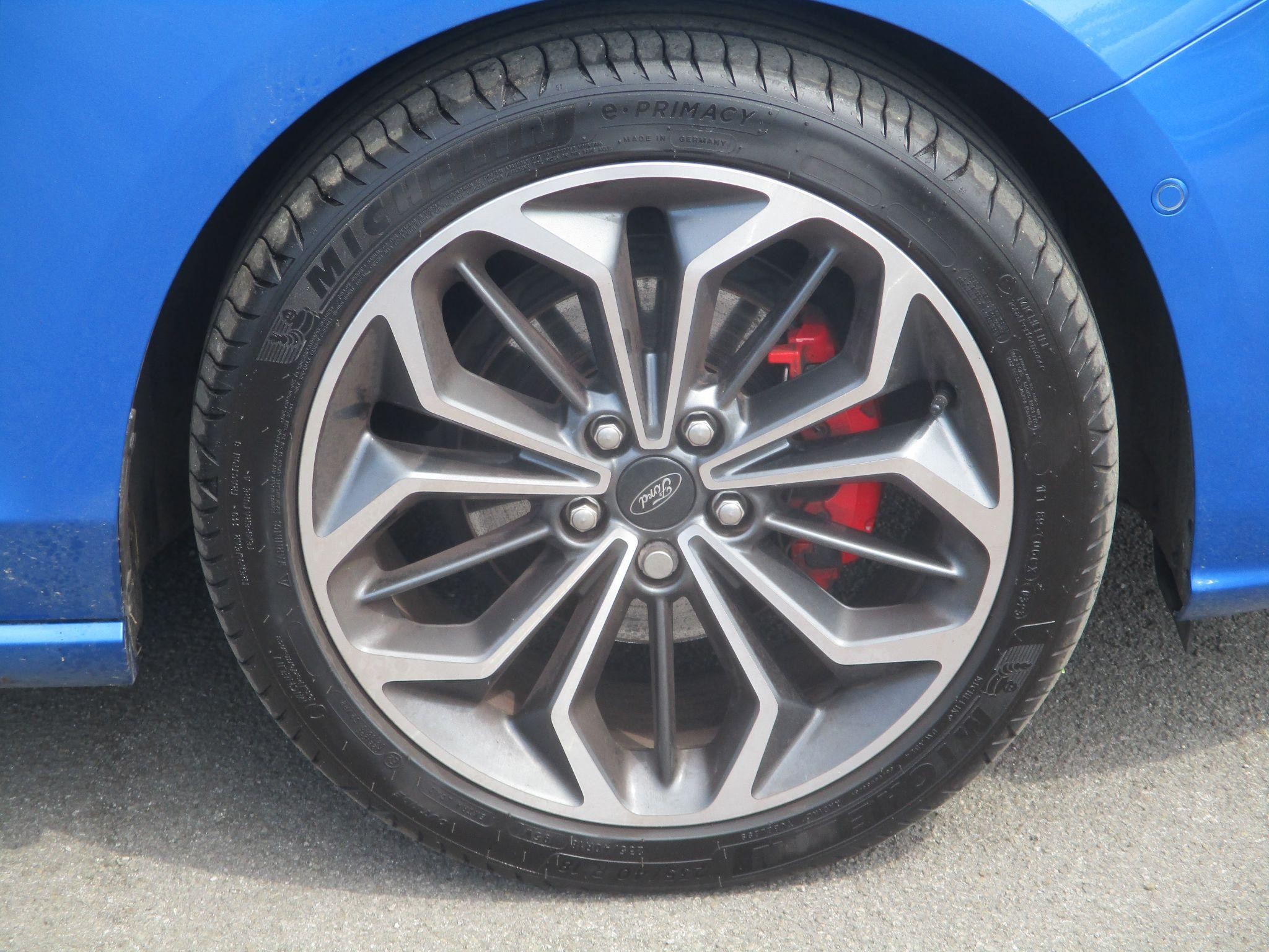 Ford Focus Image 9