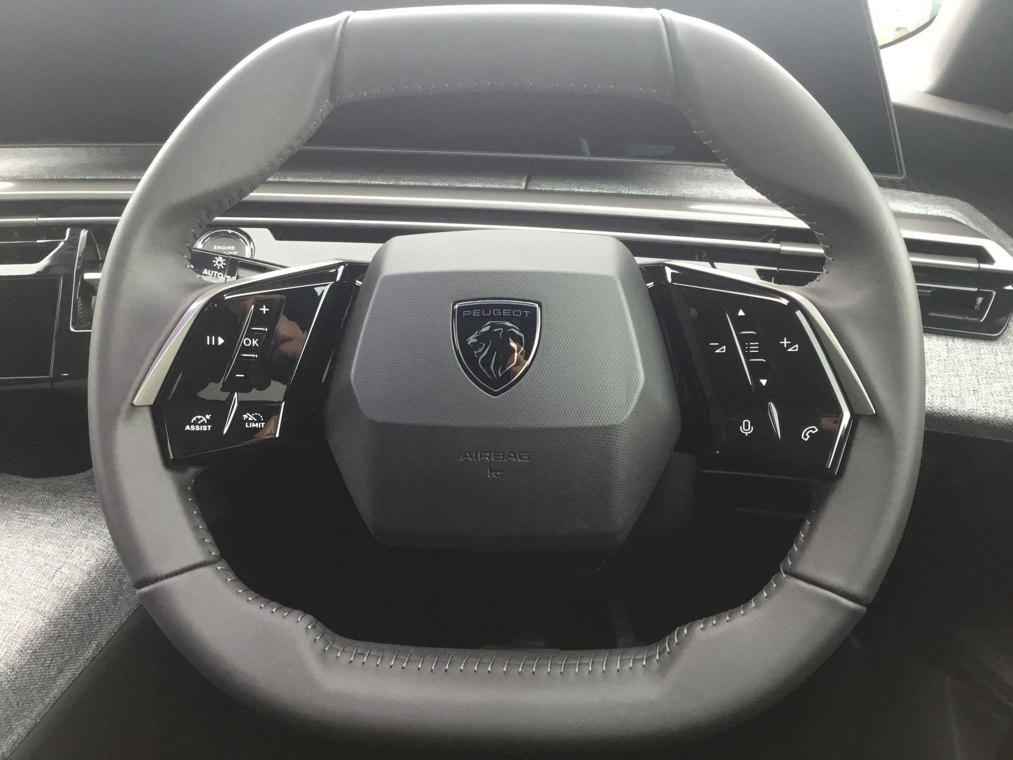 Peugeot E-5008 Image 23