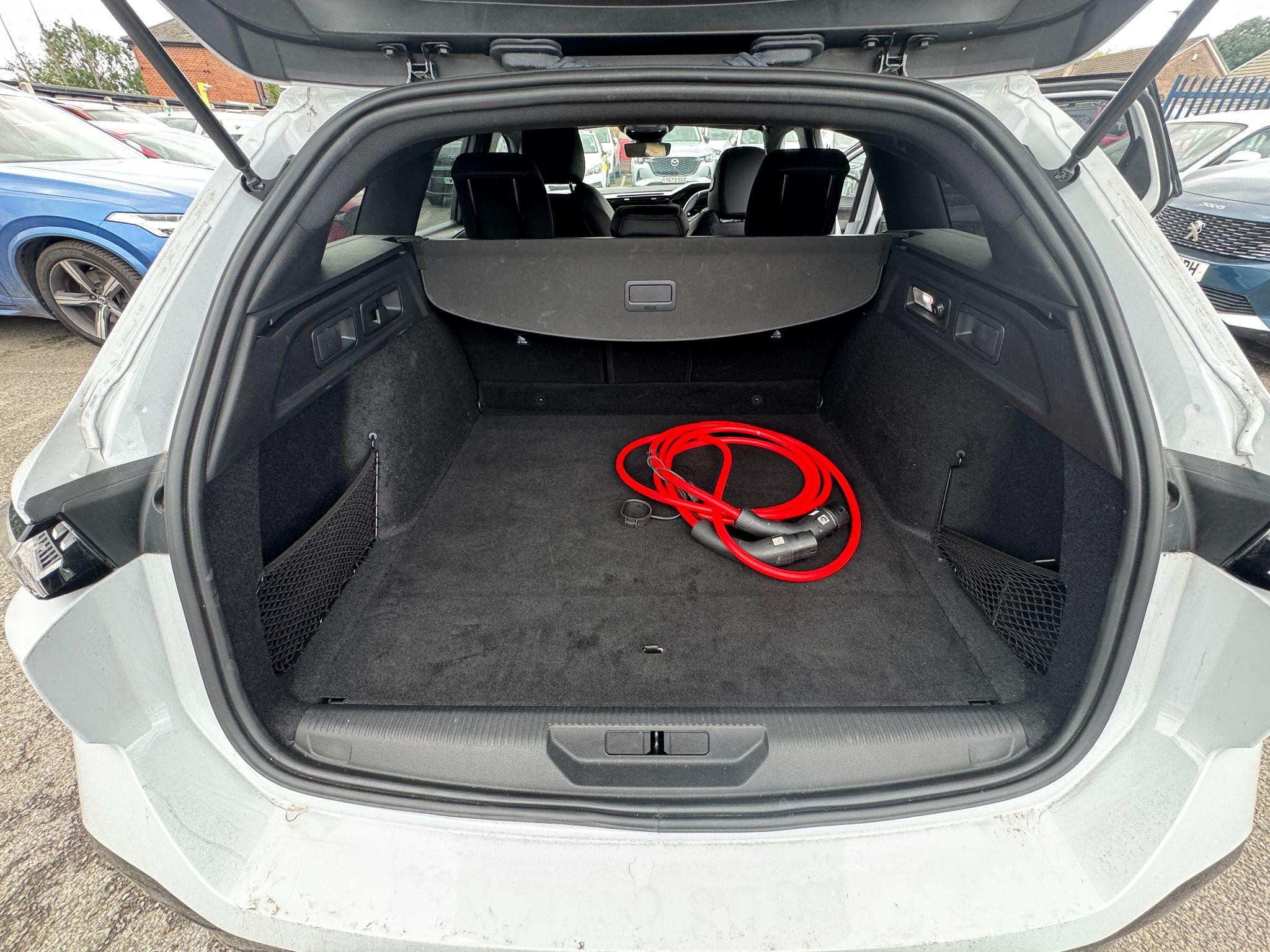 Peugeot E-308 SW Image 11