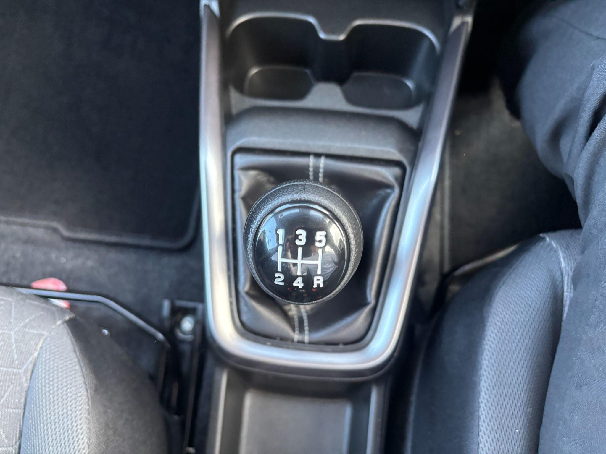 Suzuki Swift Image 15