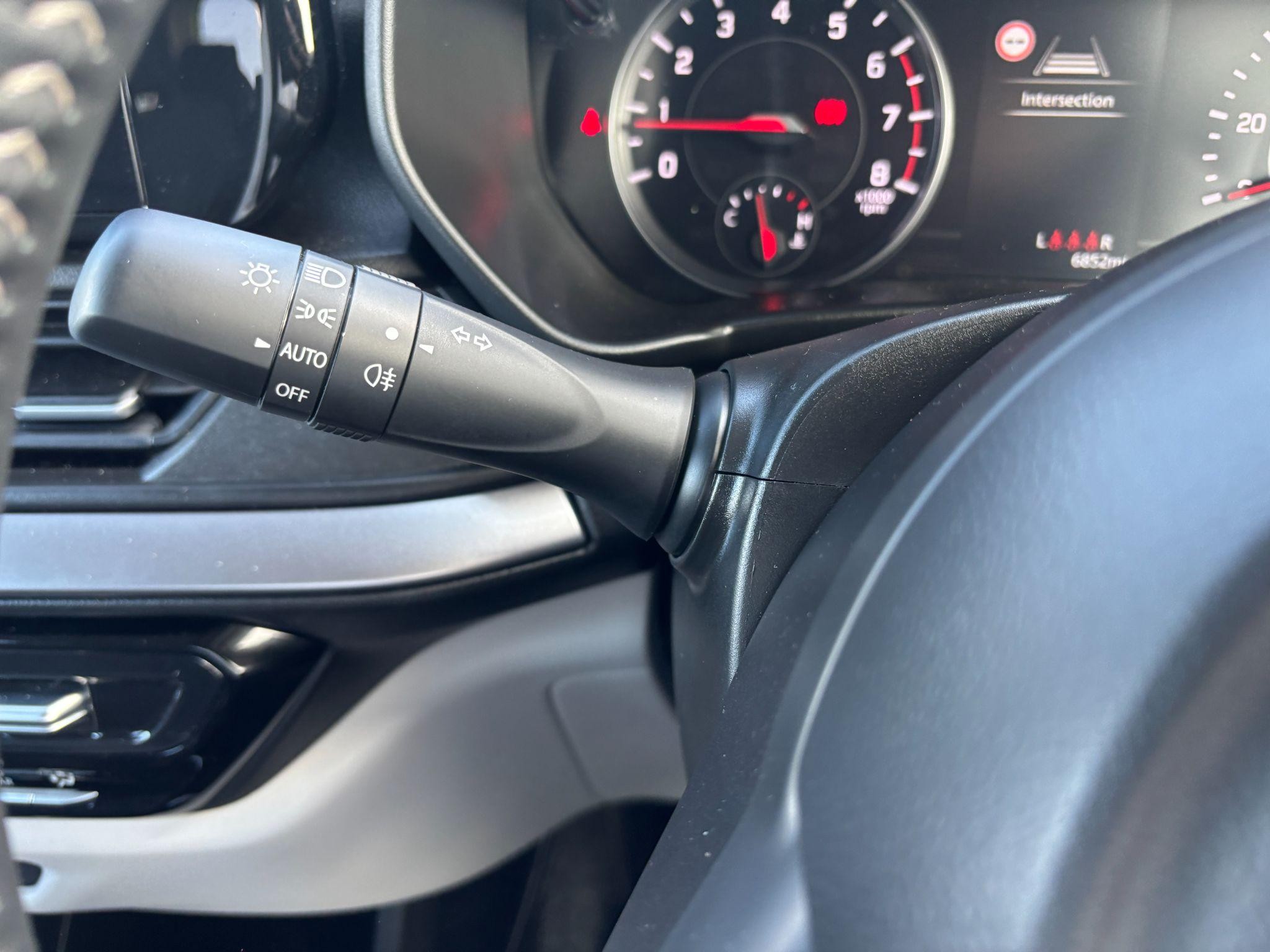 Suzuki Swift Image 25